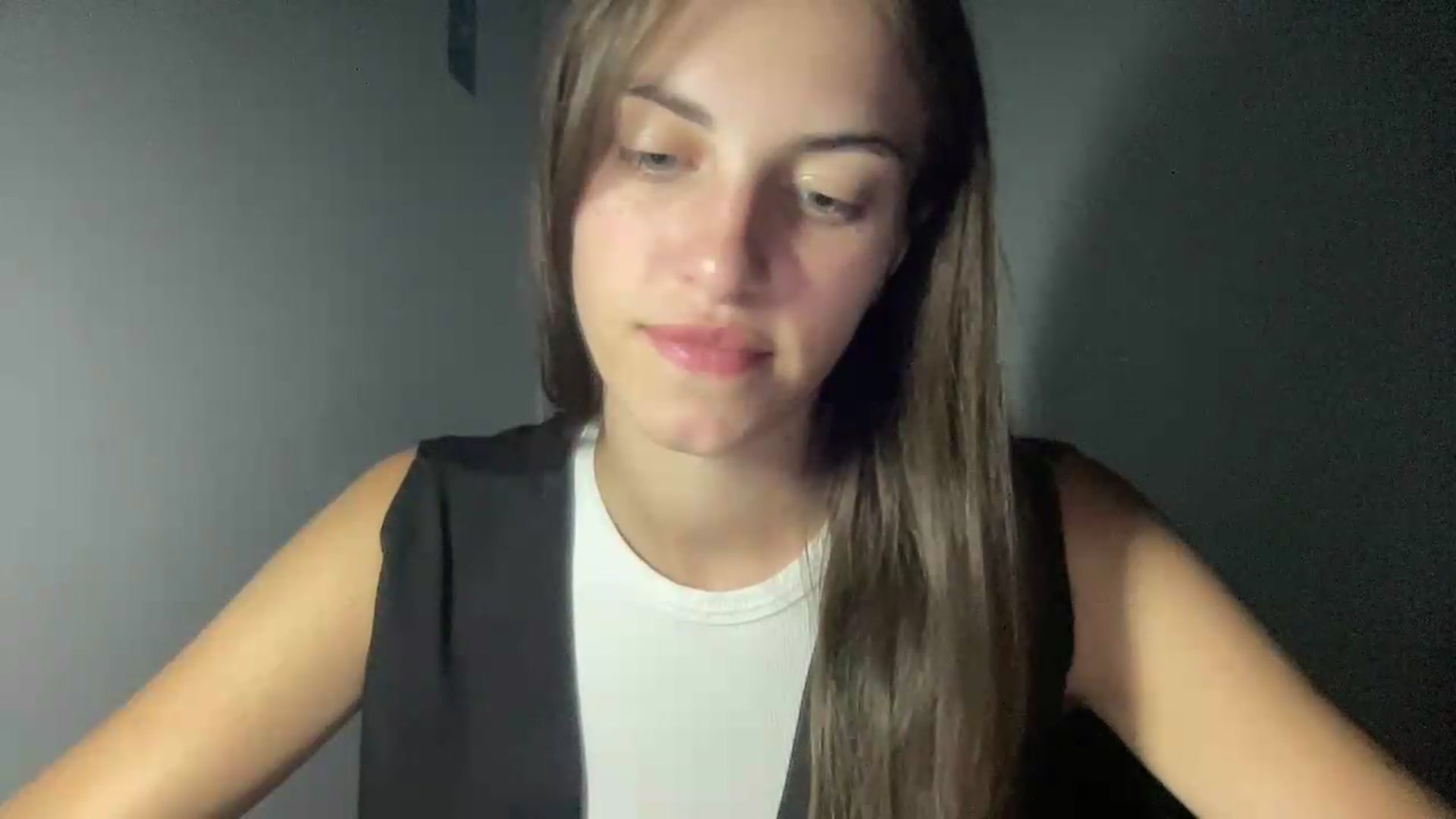 Gallery image thumbnail from Dashamoxy's myfreecams stream on, 07/04/2026, 18:25 image 9 of 20