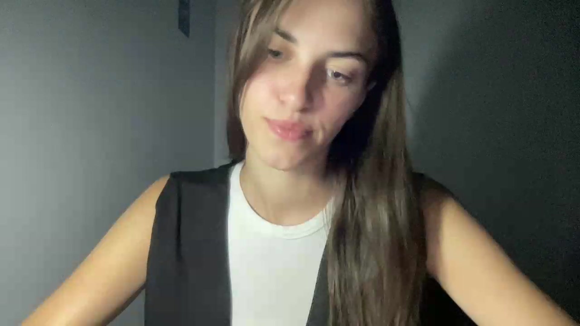 Gallery image thumbnail from Dashamoxy's myfreecams stream on, 07/04/2026, 18:25 image 6 of 20