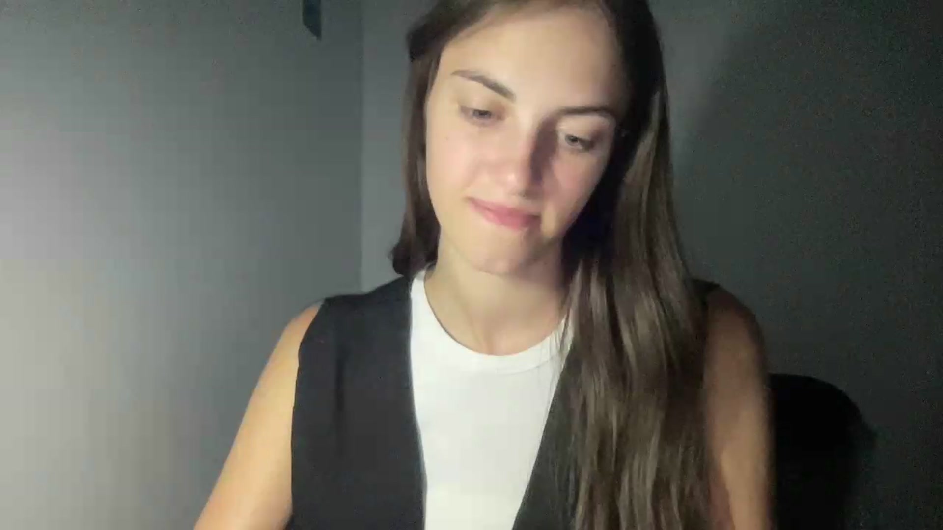 Gallery image thumbnail from Dashamoxy's myfreecams stream on, 07/04/2026, 18:25 image 20 of 20