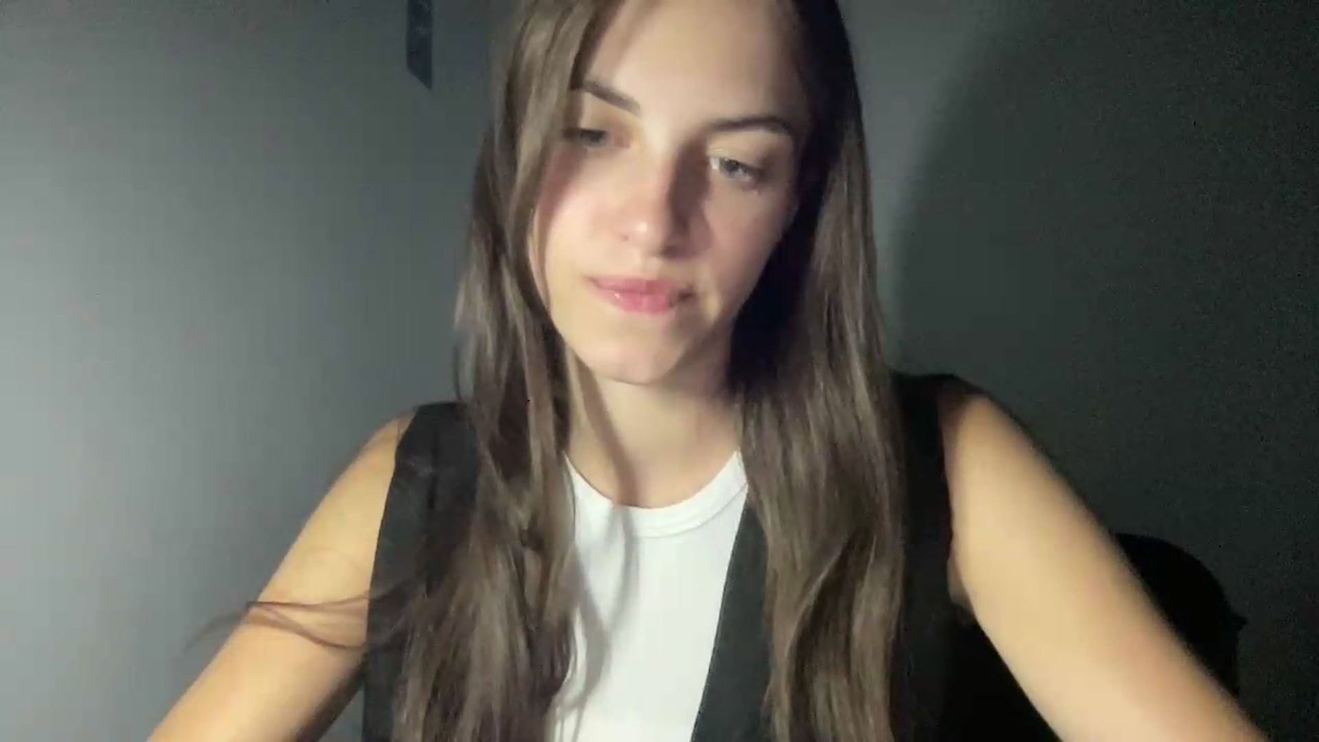 Gallery image thumbnail from Dashamoxy's myfreecams stream on, 07/04/2026, 18:25 image 14 of 20