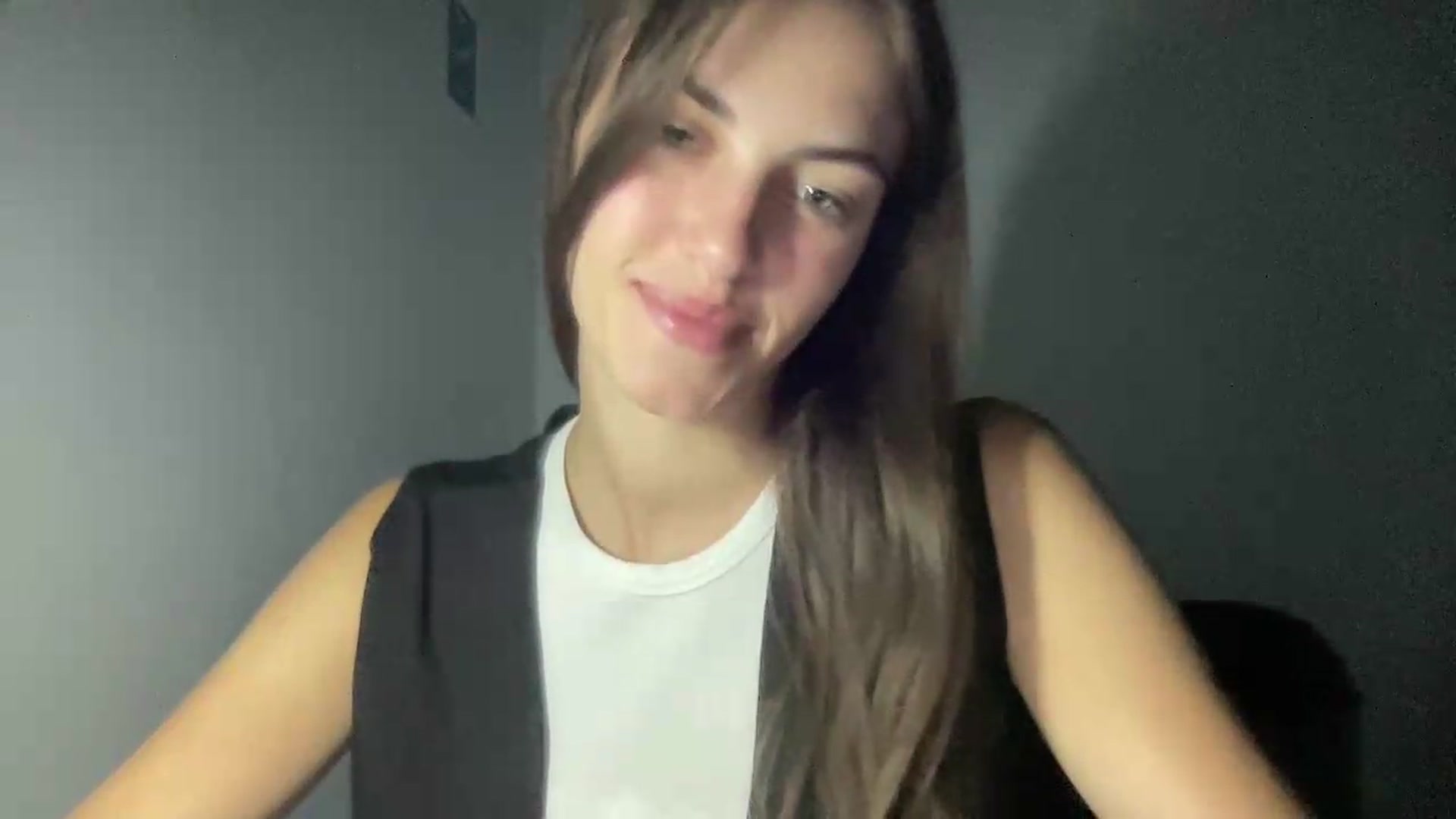 Gallery image thumbnail from Dashamoxy's myfreecams stream on, 07/04/2026, 18:25 image 3 of 20