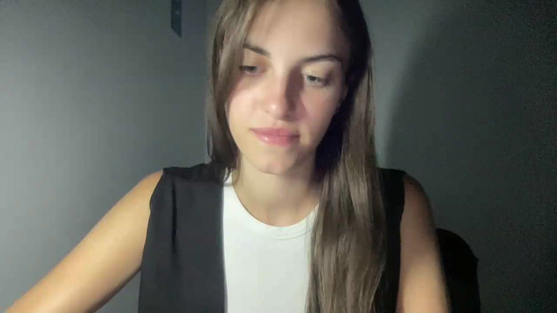 Gallery image thumbnail from Dashamoxy's myfreecams stream on, 07/04/2026, 18:25 image 10 of 20