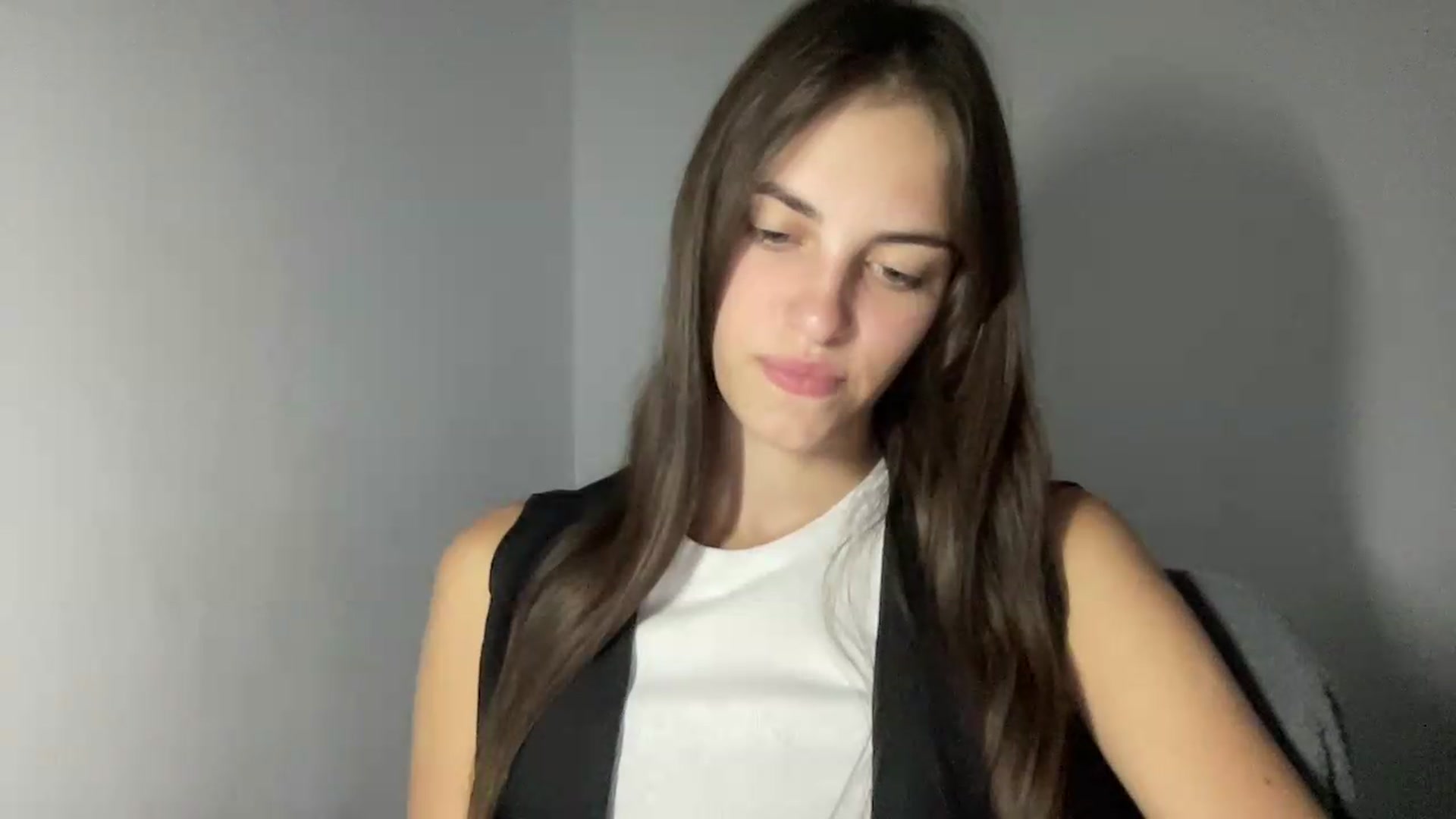 Gallery image thumbnail from Dashamoxy's myfreecams stream on, 07/12/2026, 14:40 image 17 of 20