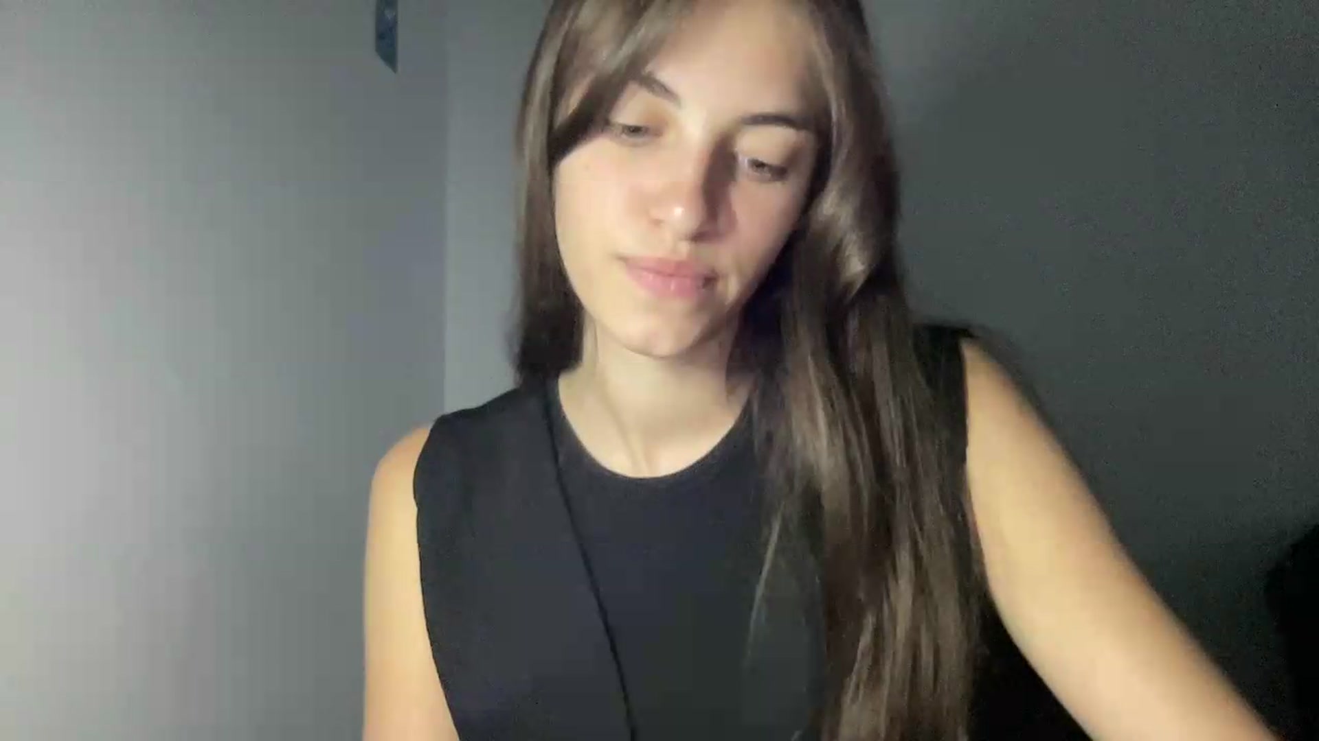 Gallery image thumbnail from Dashamoxy's myfreecams stream on, 07/13/2026, 16:21 image 17 of 20
