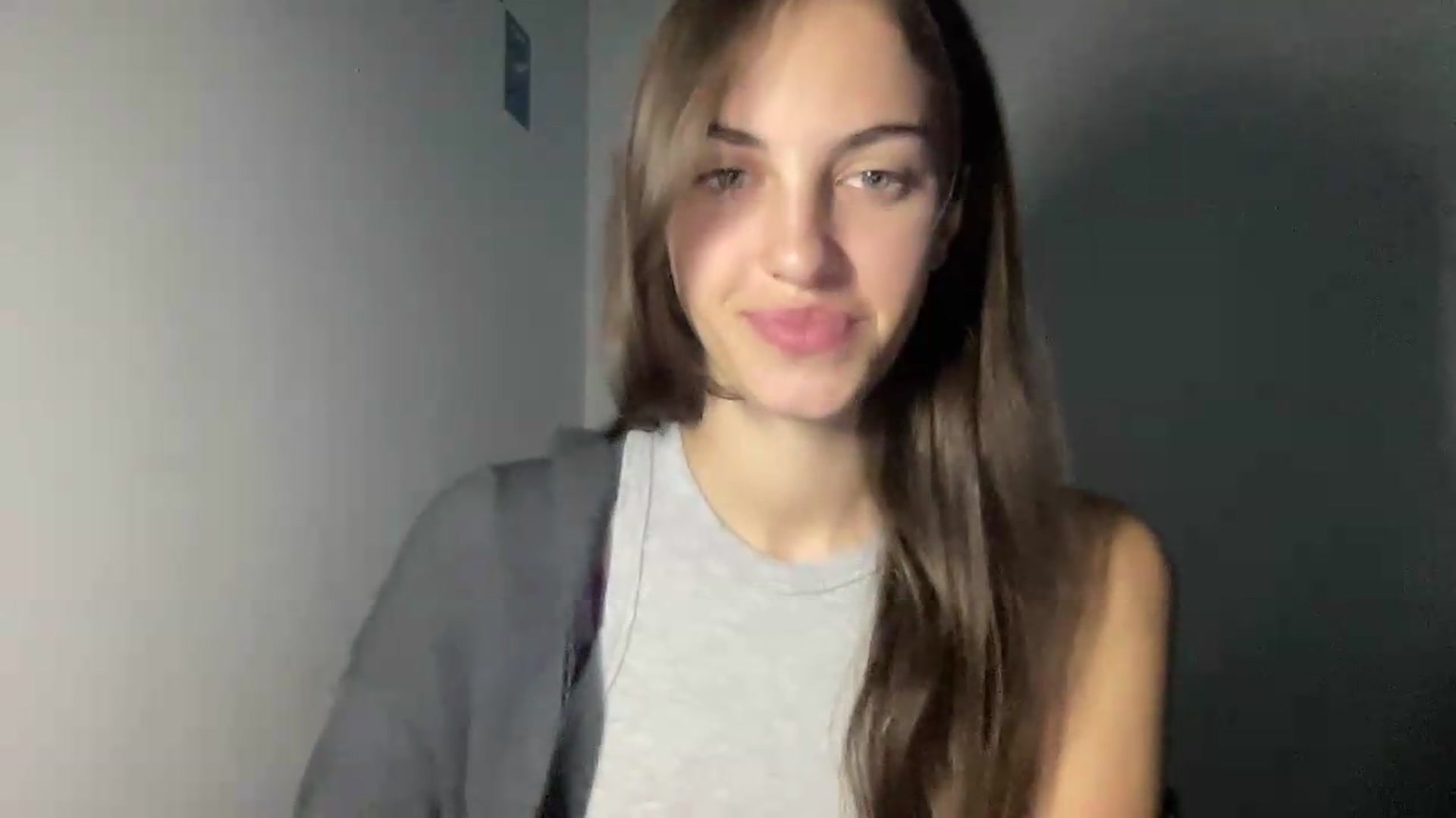 Gallery image thumbnail from Dashamoxy's myfreecams stream on, 07/22/2026, 13:45 image 10 of 20