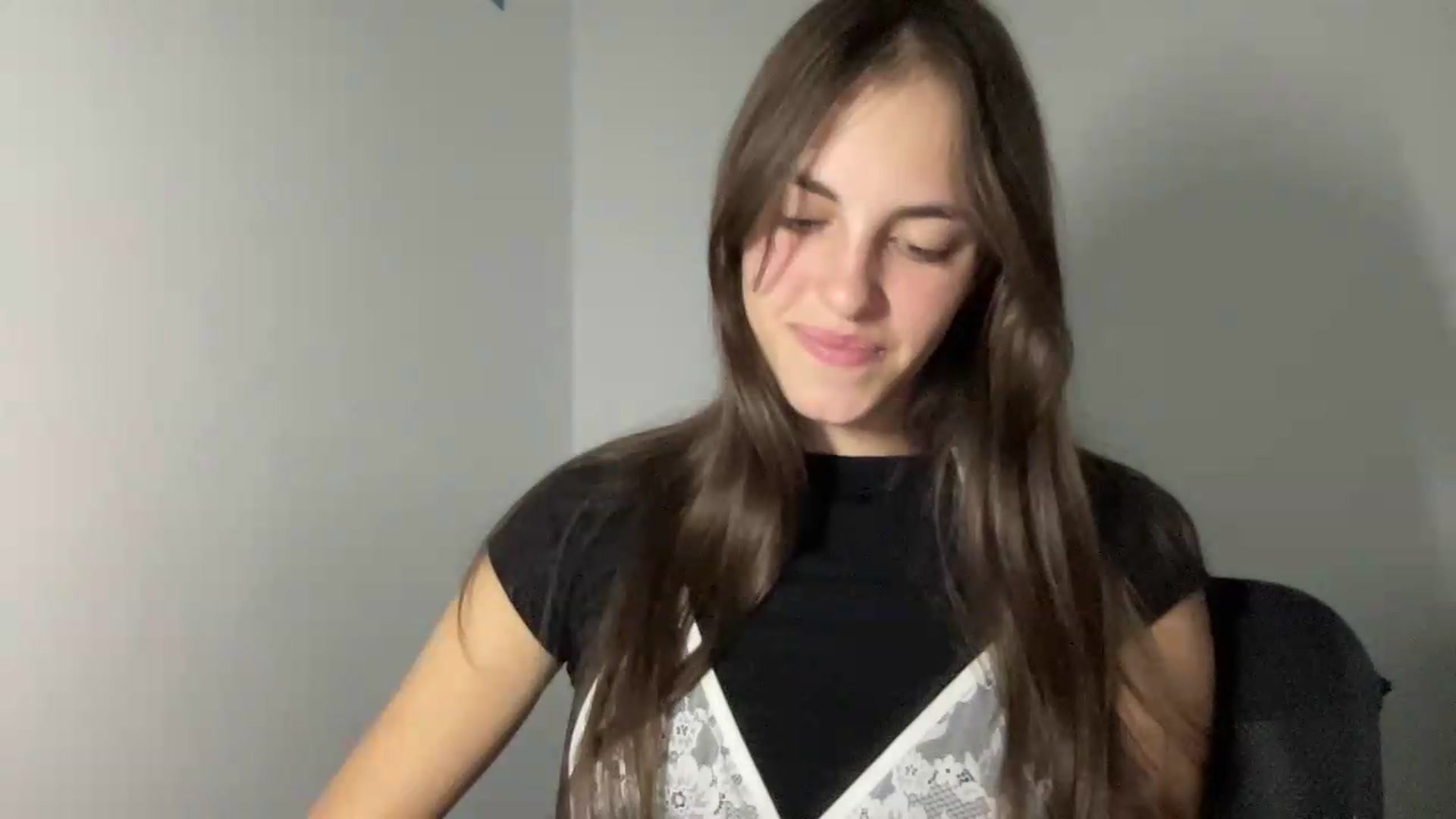 Gallery image thumbnail from Dashamoxy's myfreecams stream on, 07/23/2026, 14:59 image 17 of 20