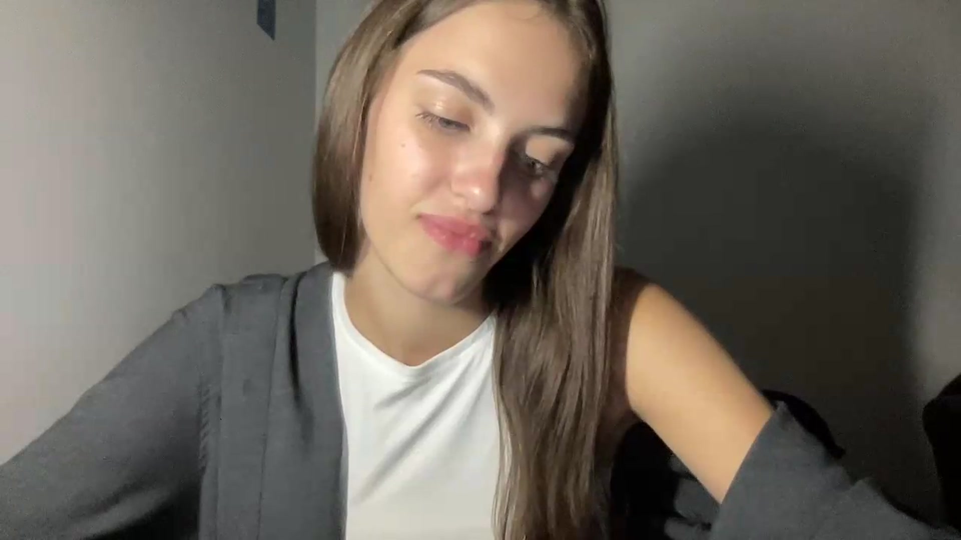 Gallery image thumbnail from Dashamoxy's myfreecams stream on, 07/31/2026, 19:53 image 18 of 20