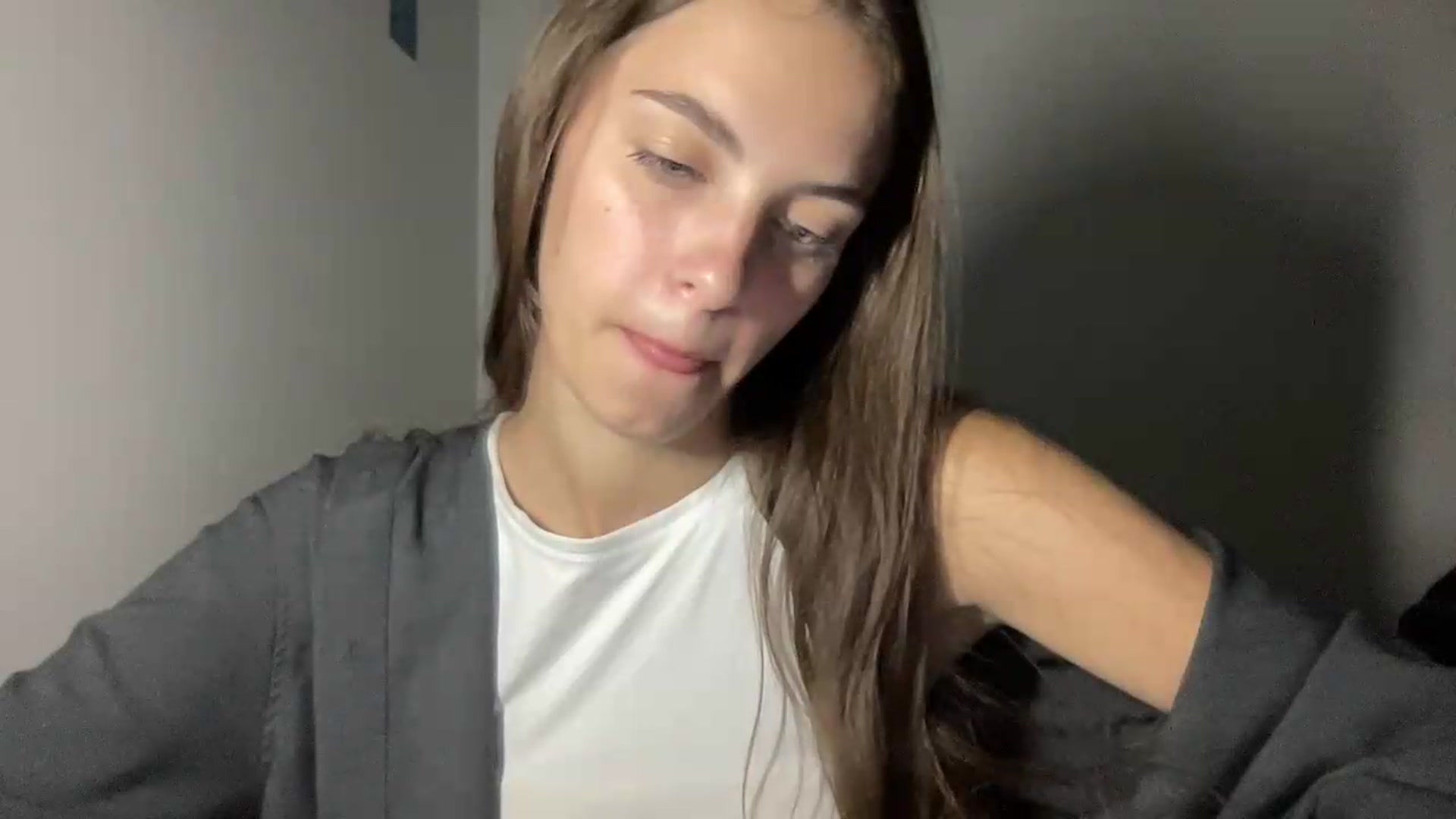 Gallery image thumbnail from Dashamoxy's myfreecams stream on, 07/31/2026, 19:53 image 17 of 20