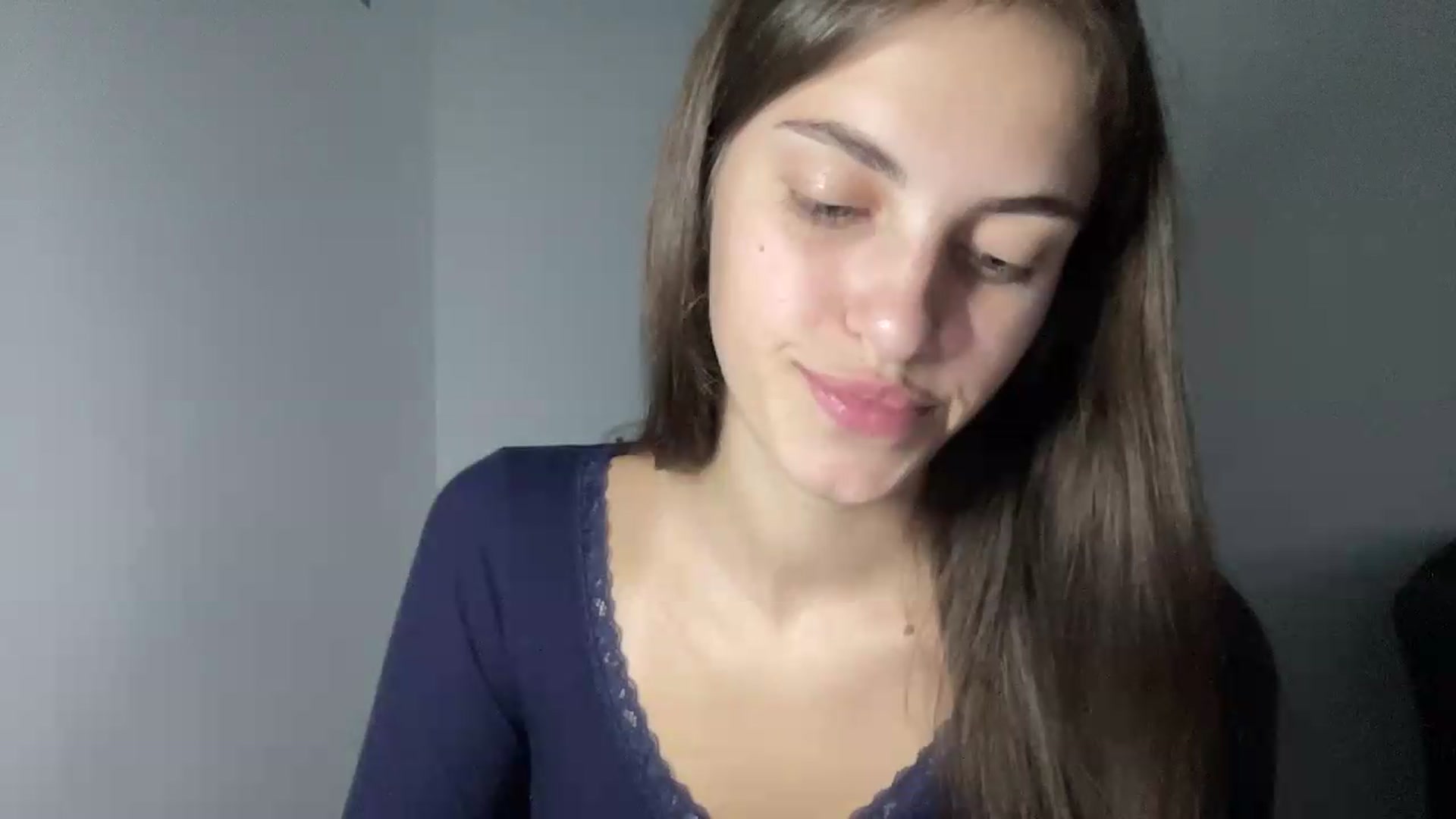 Gallery image thumbnail from Dashamoxy's myfreecams stream on, 08/04/2026, 17:07 image 16 of 20
