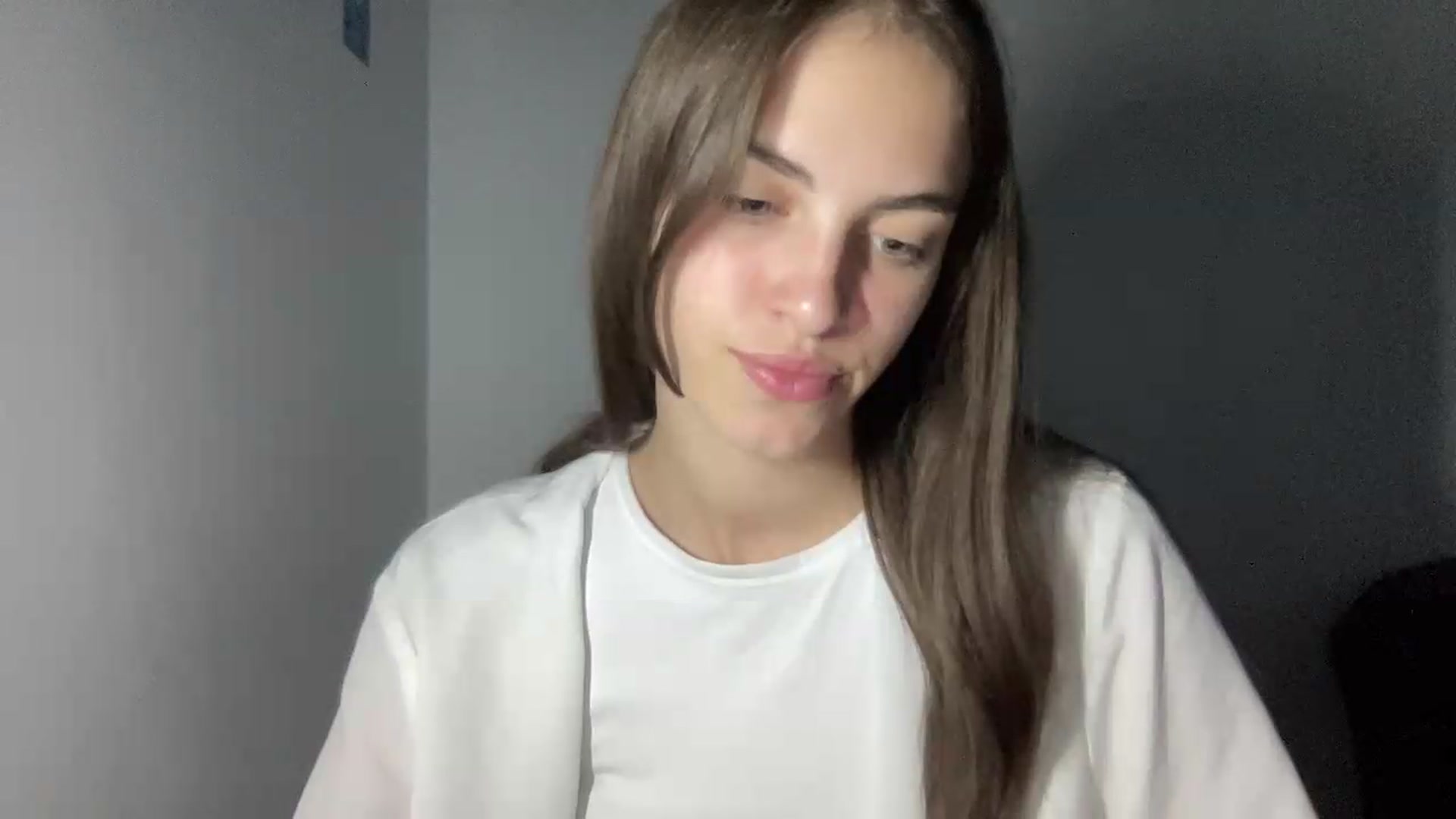 Gallery image thumbnail from Dashamoxy's myfreecams stream on, 08/10/2026, 17:34 image 6 of 20