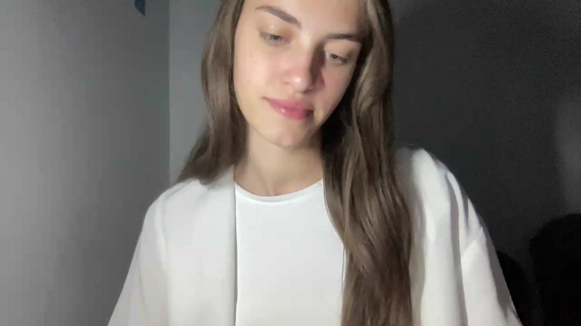 Gallery image thumbnail from Dashamoxy's myfreecams stream on, 08/10/2026, 18:46 image 17 of 20