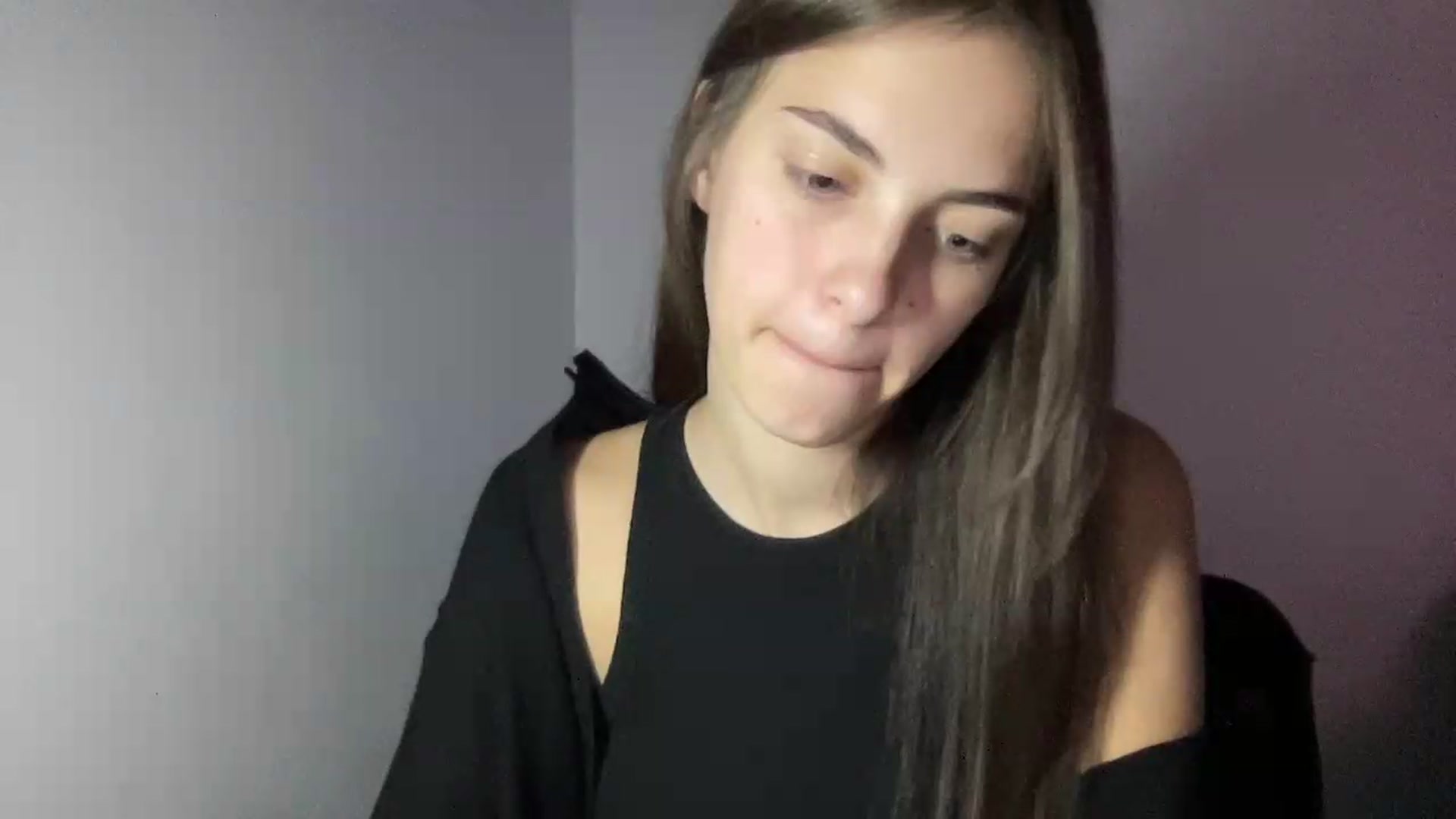 Gallery image thumbnail from Dashamoxy's myfreecams stream on, 08/11/2026, 17:36 image 3 of 20