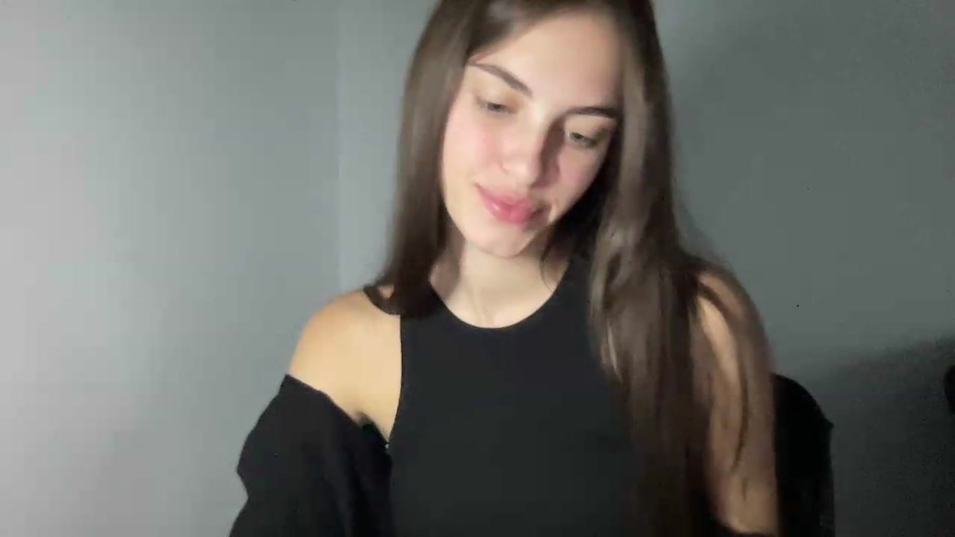 Gallery image thumbnail from Dashamoxy's myfreecams stream on, 08/11/2026, 17:36 image 16 of 20