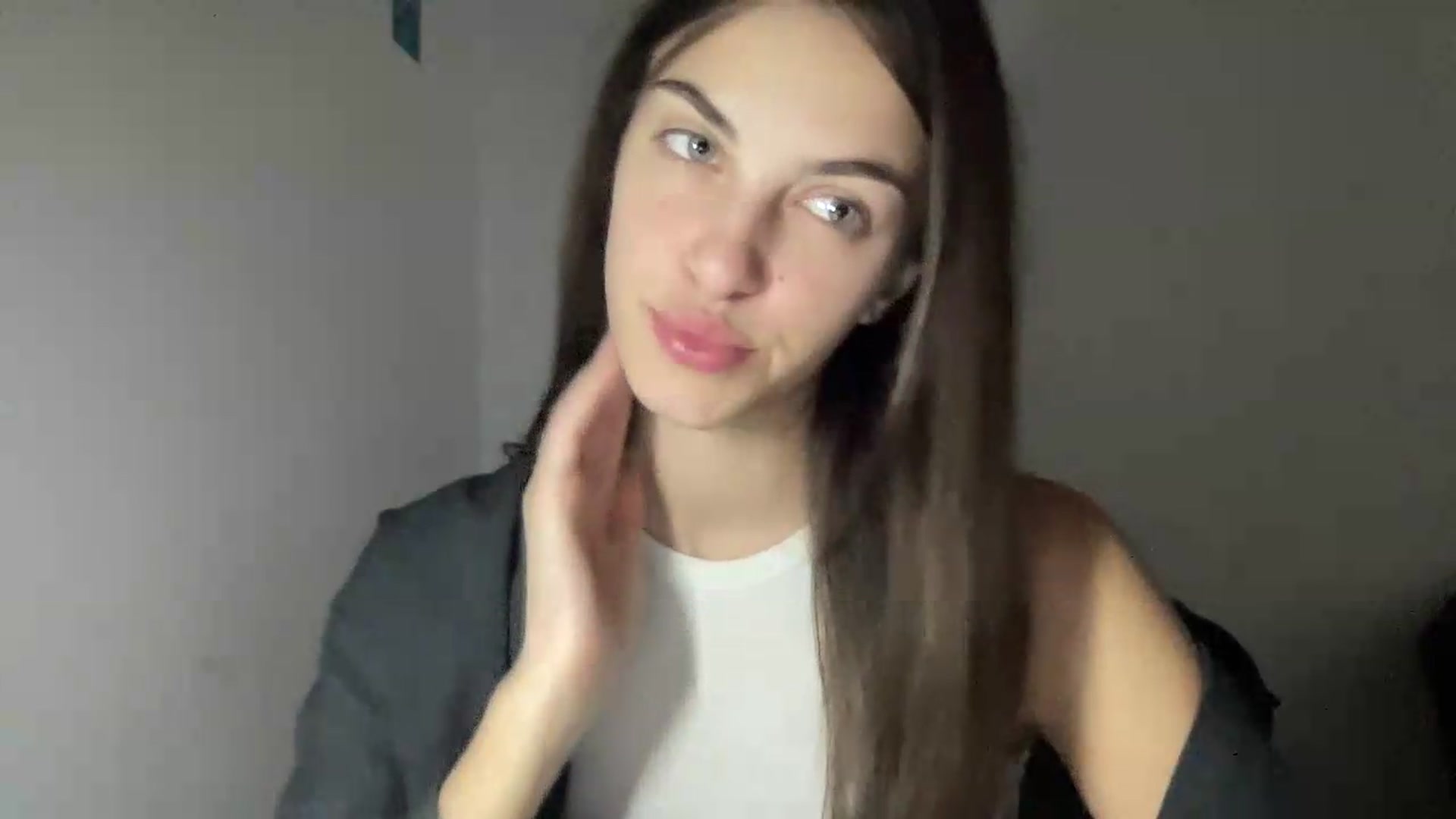 Gallery image thumbnail from Dashamoxy's myfreecams stream on, 08/12/2026, 16:34 image 10 of 20