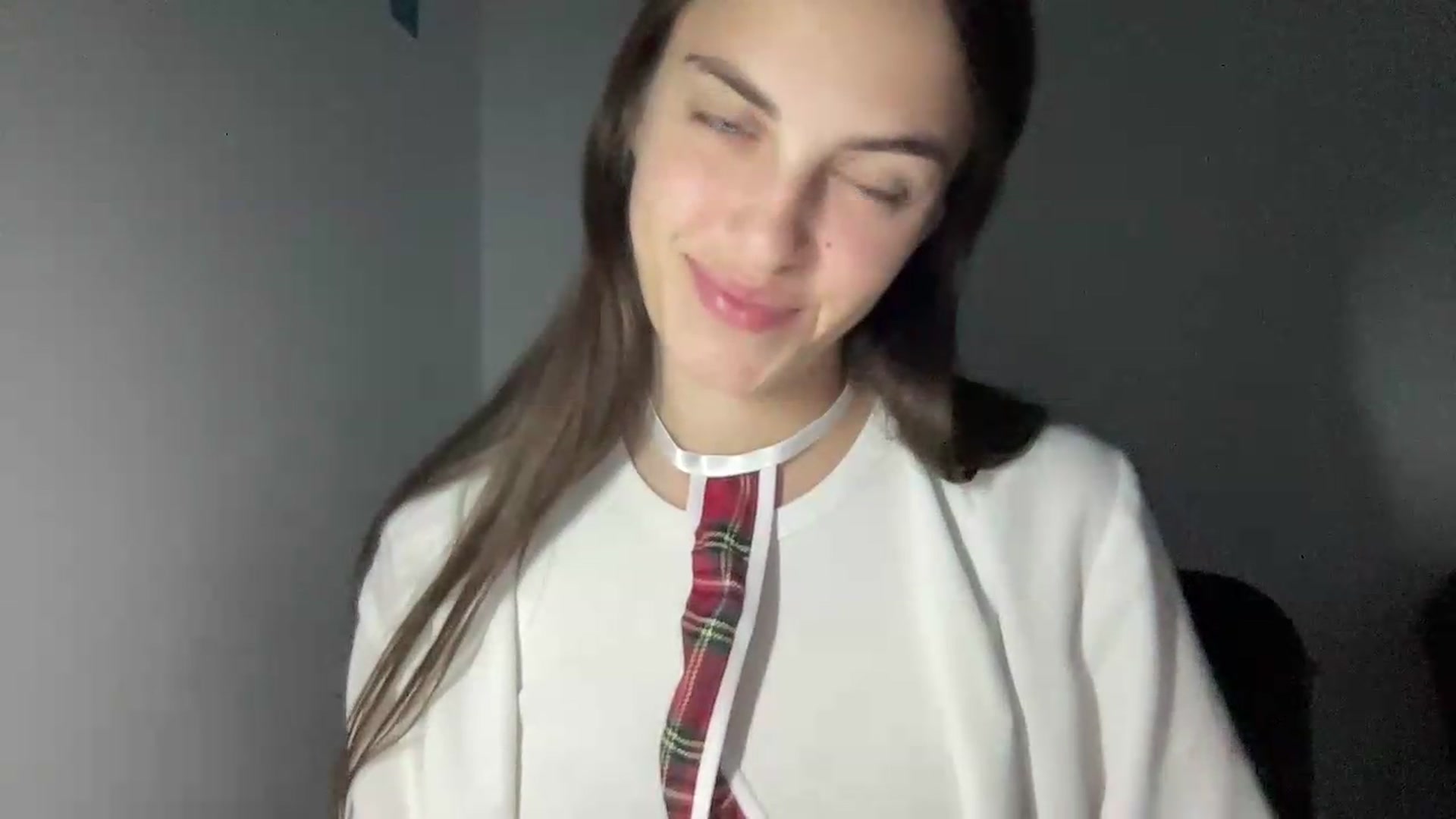 Gallery image thumbnail from Dashamoxy's myfreecams stream on, 08/12/2026, 17:27 image 18 of 20