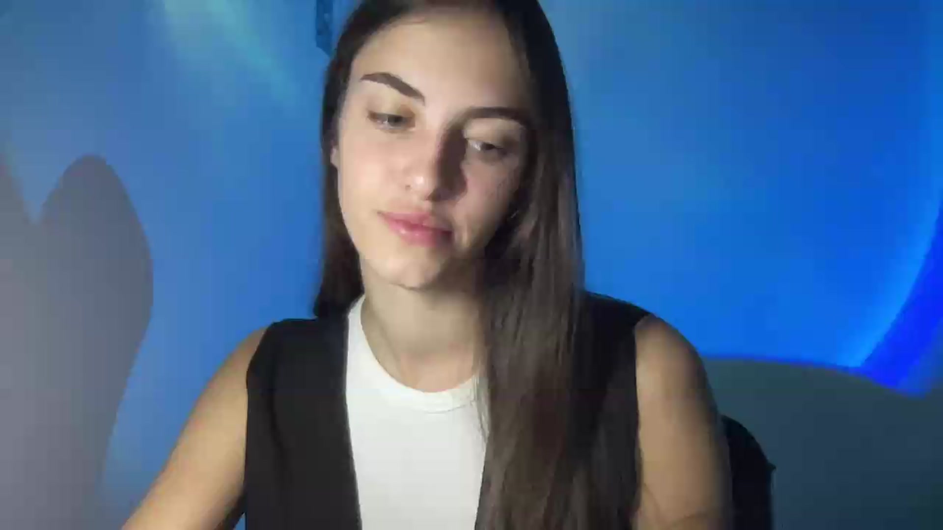 Gallery image thumbnail from Dashamoxy's myfreecams stream on, 08/13/2026, 18:27 image 2 of 20