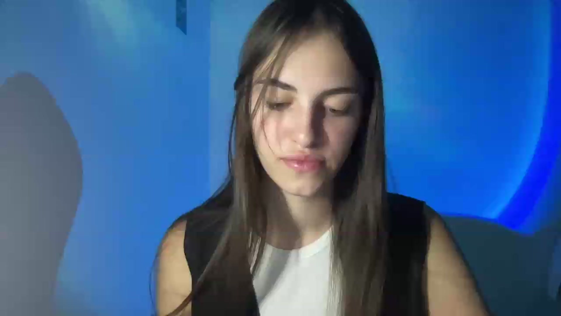 Gallery image thumbnail from Dashamoxy's myfreecams stream on, 08/13/2026, 18:27 image 19 of 20