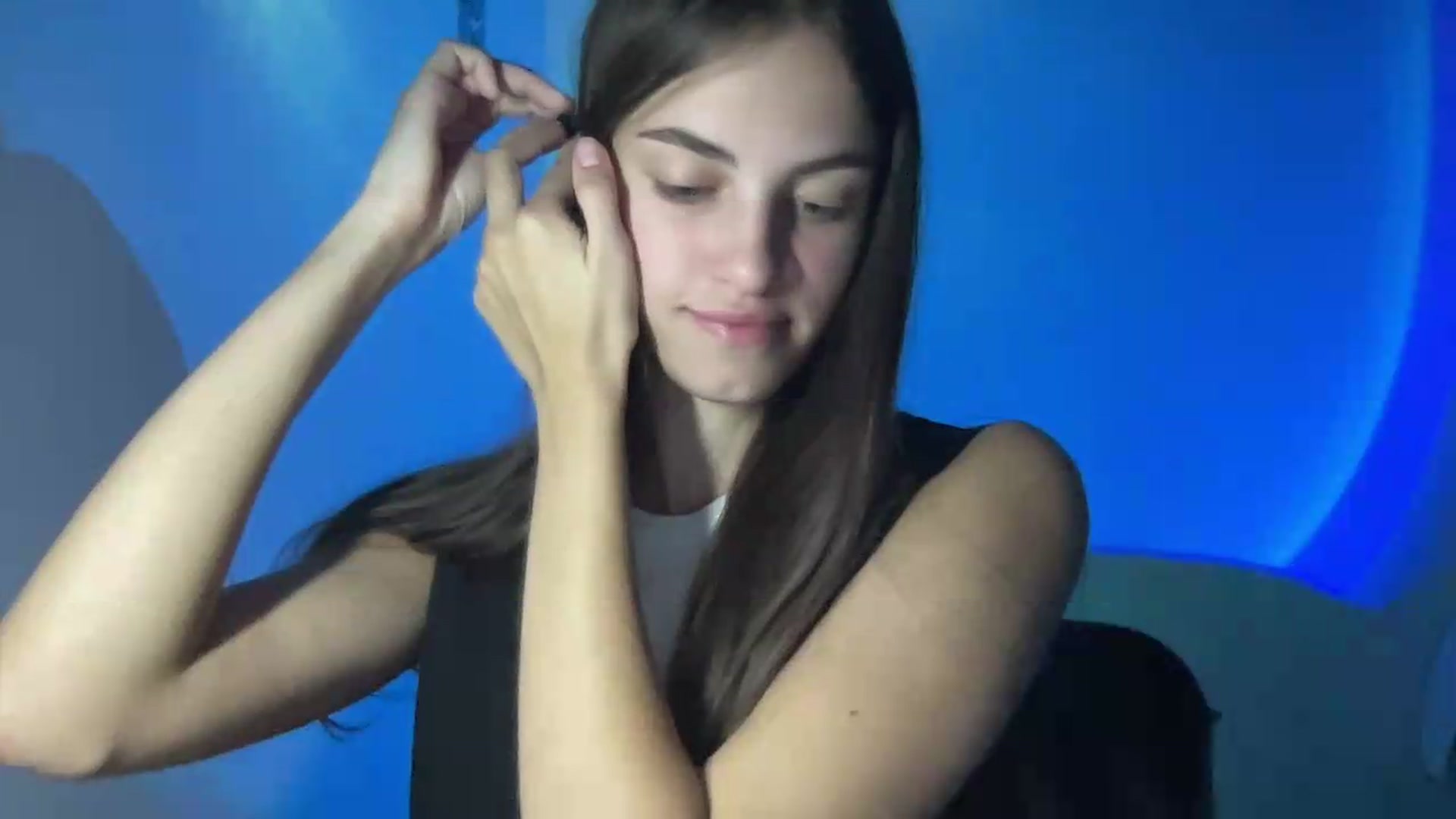 Gallery image thumbnail from Dashamoxy's myfreecams stream on, 08/13/2026, 18:27 image 18 of 20