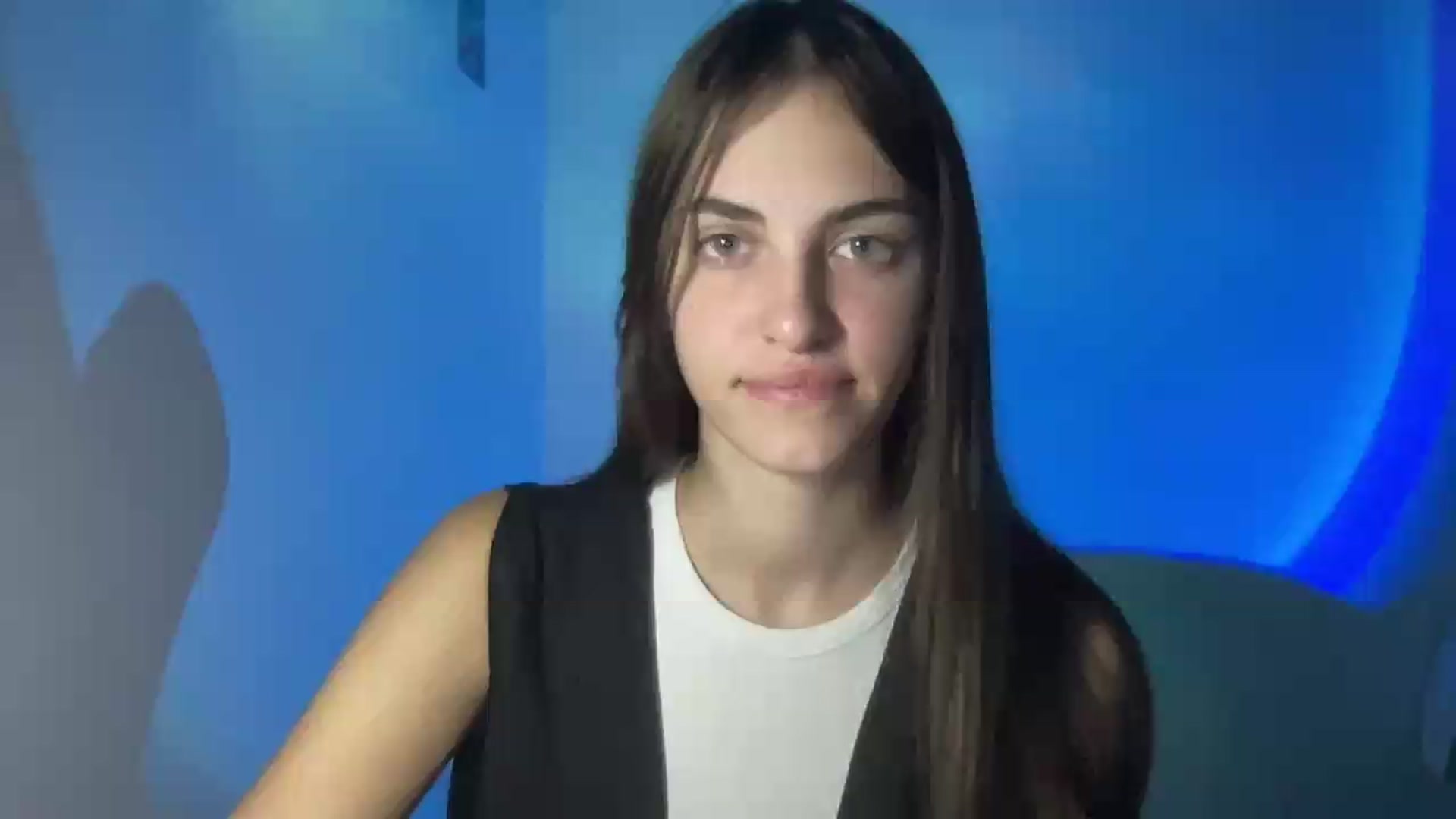 Gallery image thumbnail from Dashamoxy's myfreecams stream on, 08/13/2026, 18:47 image 1 of 20