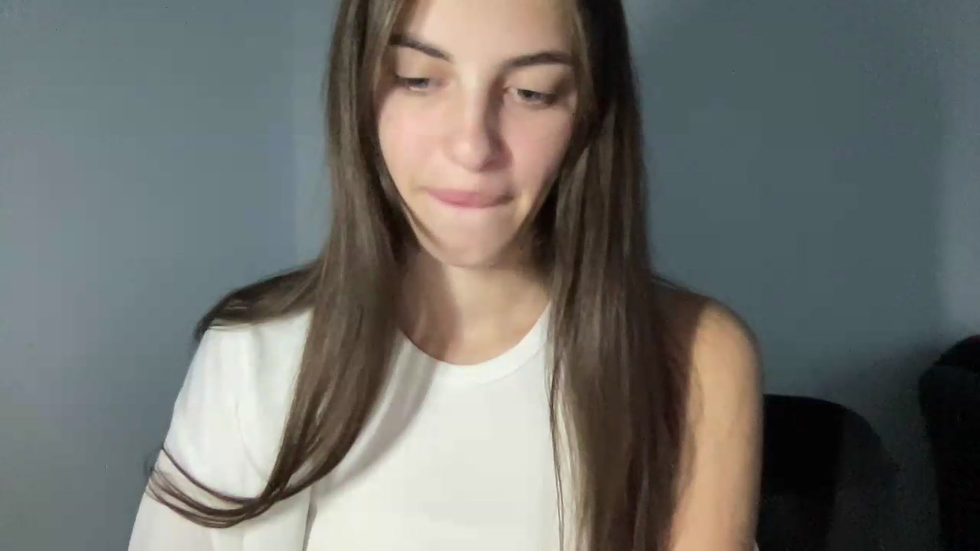 Gallery image thumbnail from Dashamoxy's myfreecams stream on, 08/17/2026, 17:01 image 15 of 20