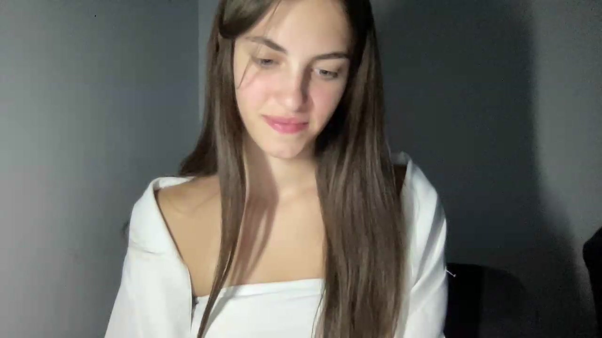Gallery image thumbnail from Dashamoxy's myfreecams stream on, 08/17/2026, 18:23 image 19 of 20