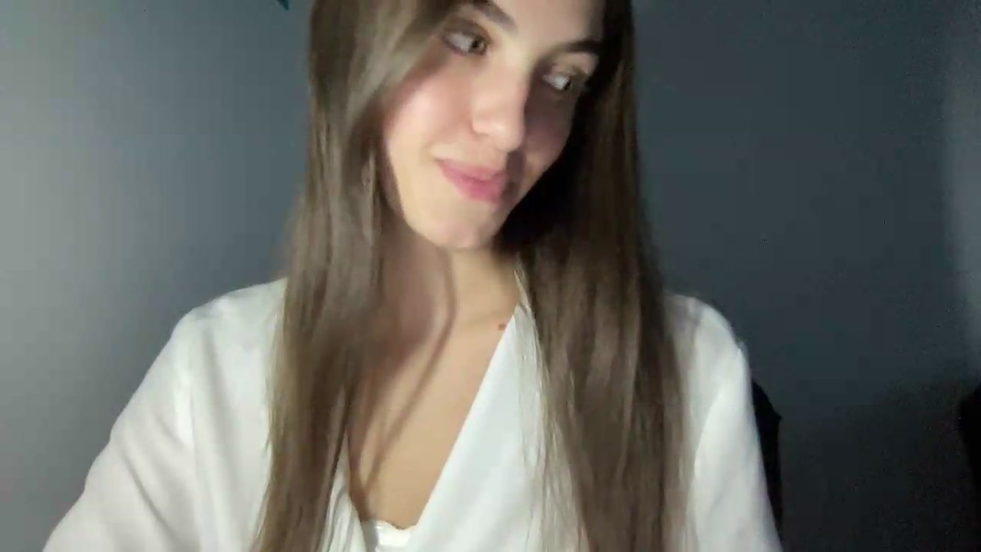 Gallery image thumbnail from Dashamoxy's myfreecams stream on, 08/17/2026, 18:23 image 5 of 20