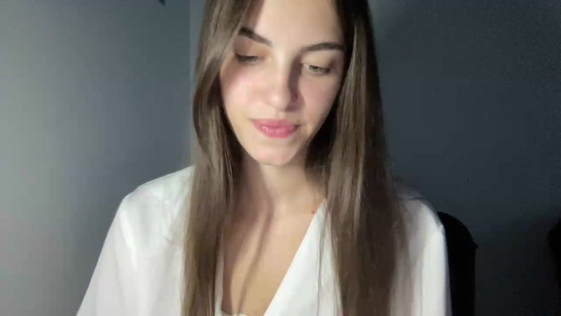 Gallery image thumbnail from Dashamoxy's myfreecams stream on, 08/17/2026, 18:23 image 6 of 20
