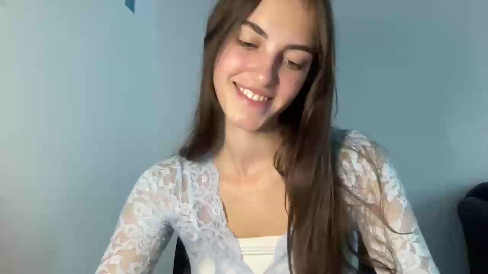 Gallery image thumbnail from Dashamoxy's myfreecams stream on, 08/18/2026, 13:27 image 11 of 20