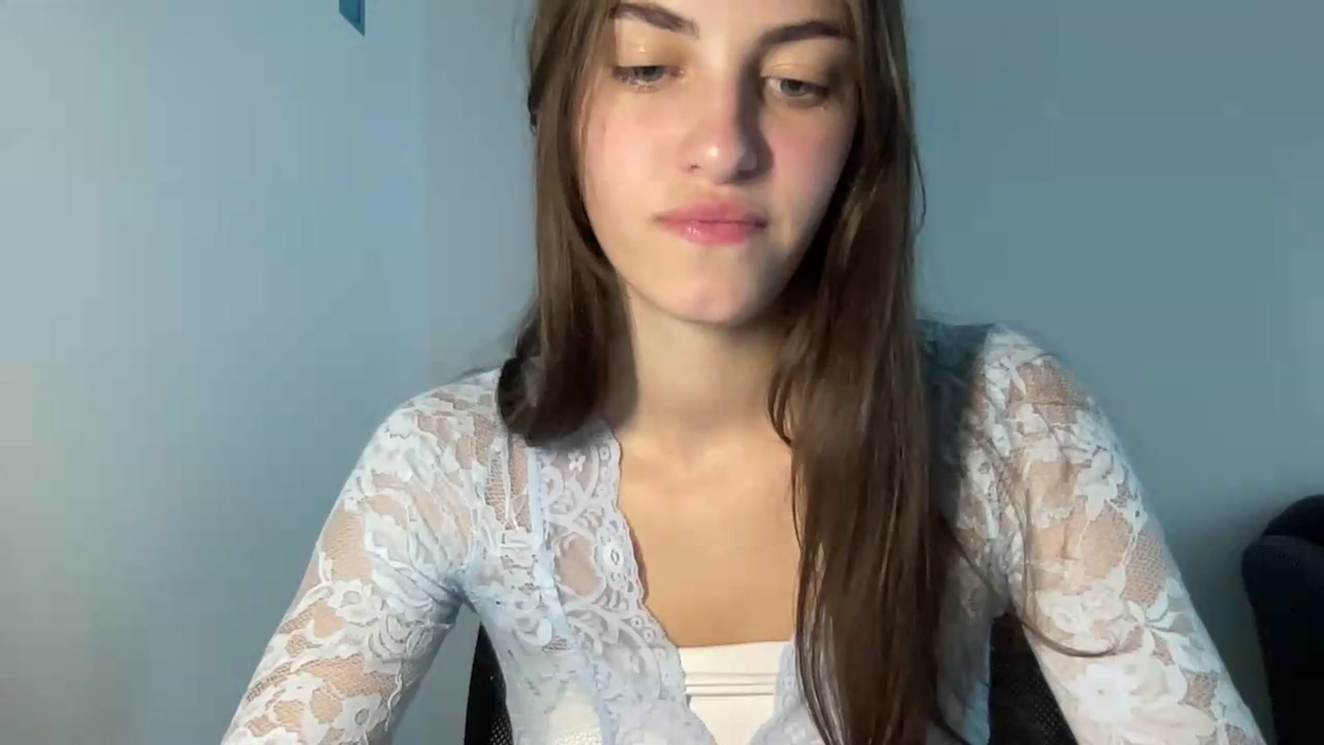 Gallery image thumbnail from Dashamoxy's myfreecams stream on, 08/18/2026, 13:27 image 12 of 20