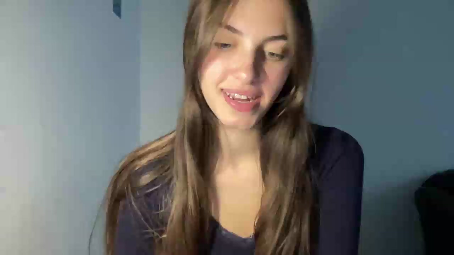 Gallery image thumbnail from Dashamoxy's myfreecams stream on, 08/20/2026, 13:11 image 11 of 20