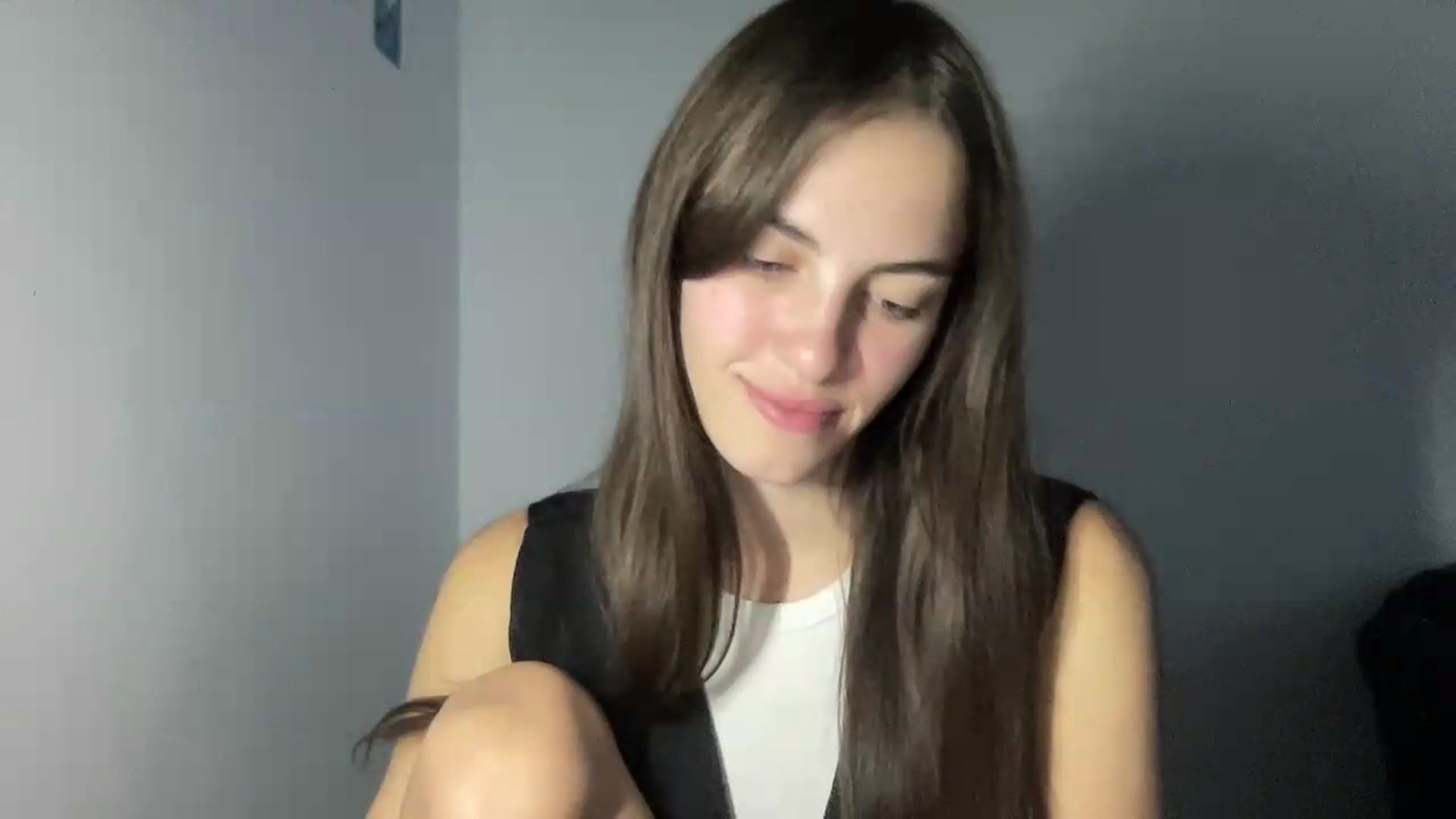 Gallery image thumbnail from Dashamoxy's myfreecams stream on, 08/25/2026, 17:04 image 6 of 20