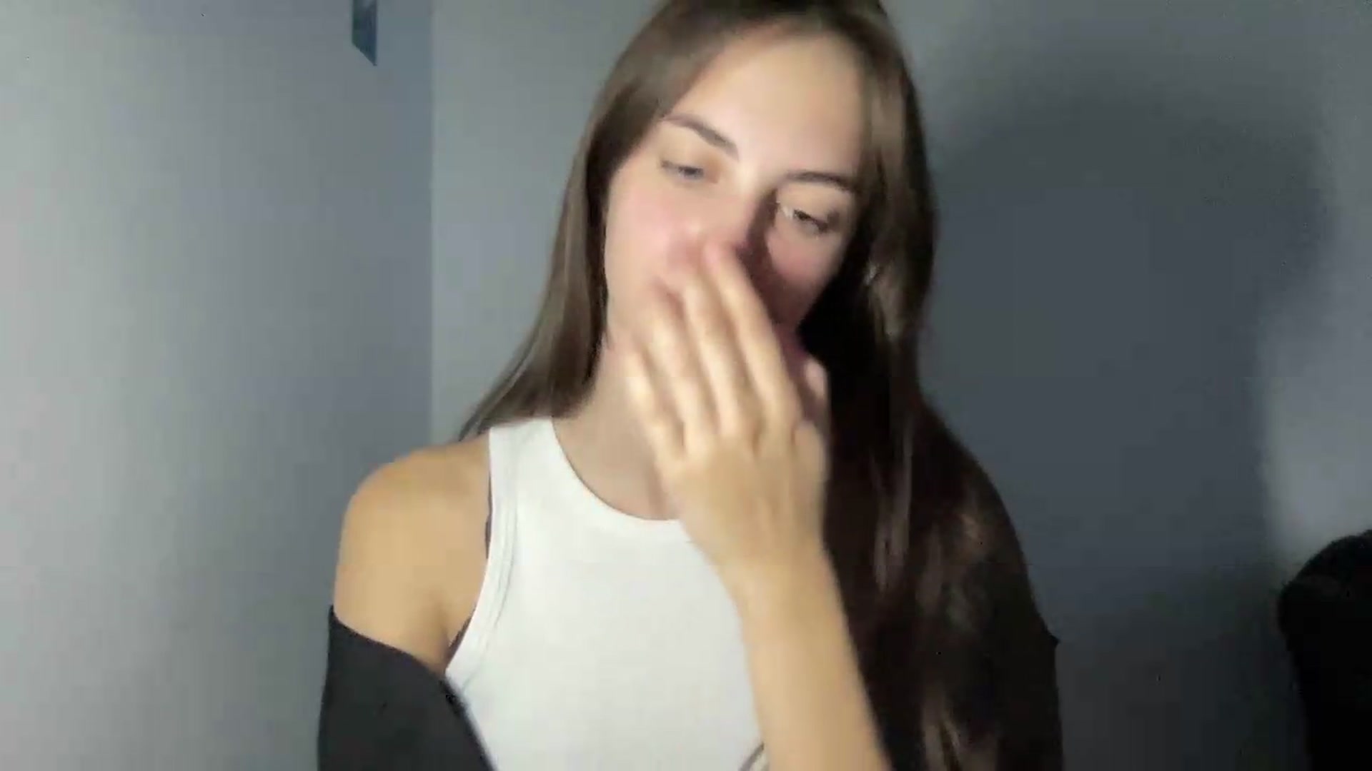 Gallery image thumbnail from Dashamoxy's myfreecams stream on, 08/25/2026, 17:04 image 10 of 20