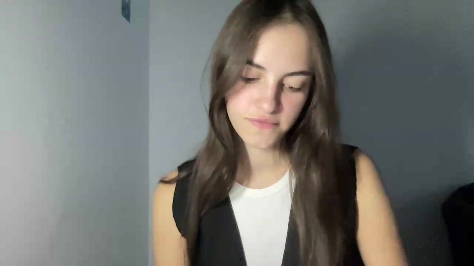 Gallery image thumbnail from Dashamoxy's myfreecams stream on, 08/25/2026, 17:04 image 2 of 20
