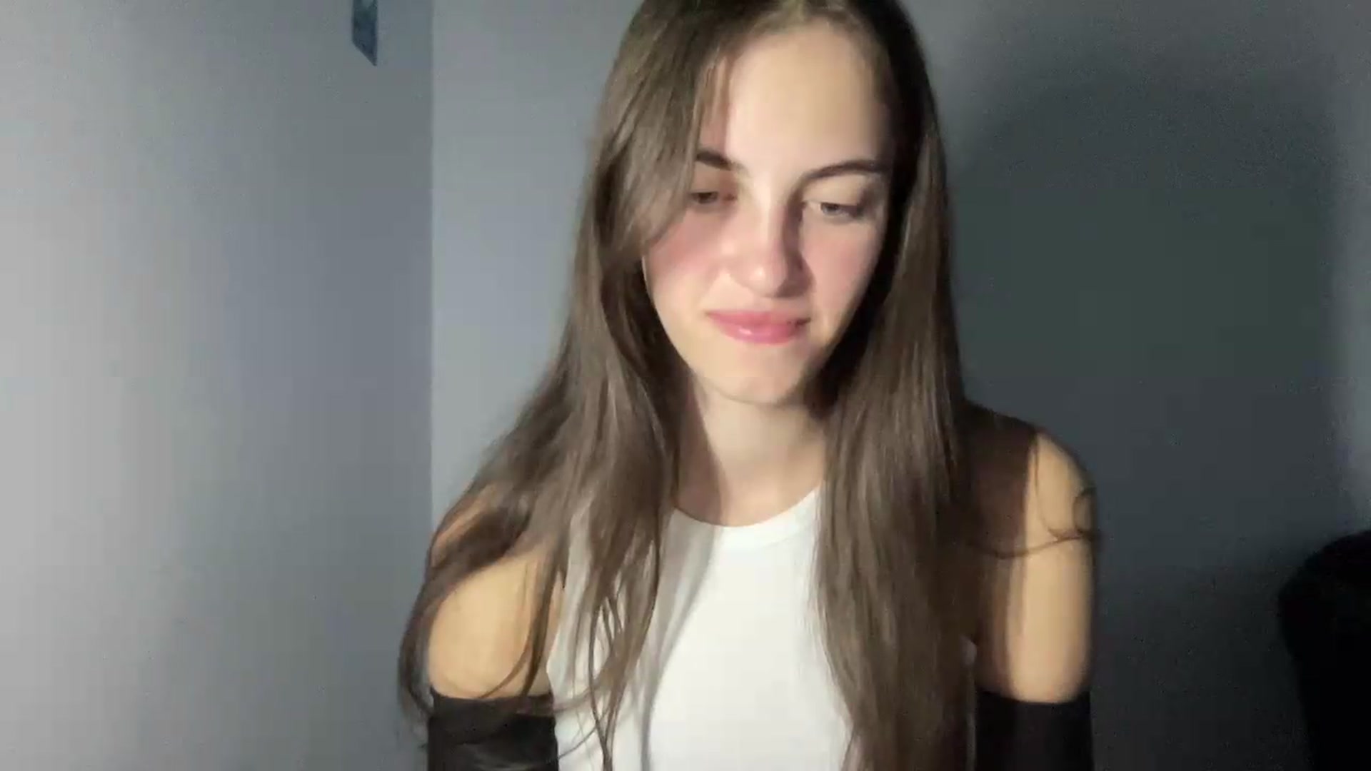 Gallery image thumbnail from Dashamoxy's myfreecams stream on, 08/25/2026, 17:04 image 15 of 20