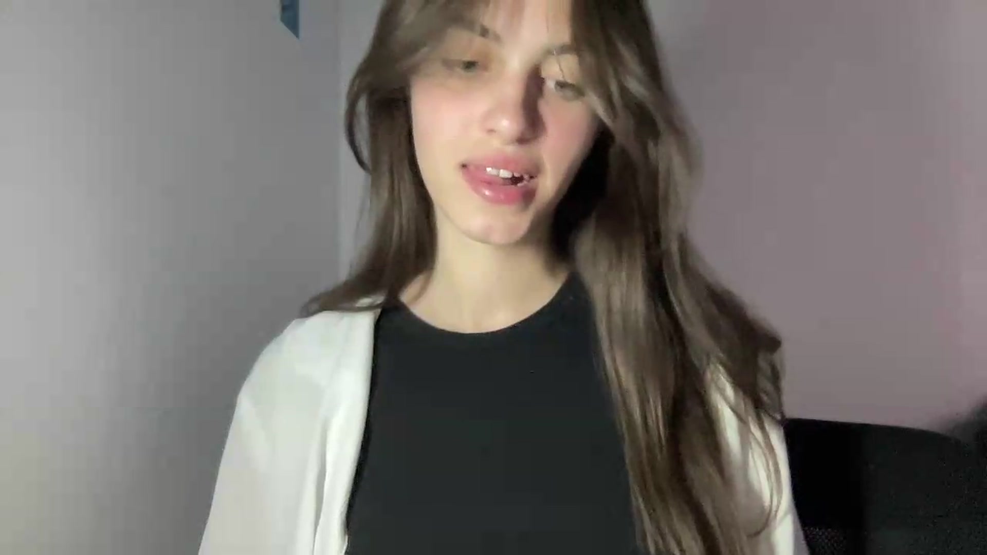 Gallery image thumbnail from Dashamoxy's myfreecams stream on, 08/26/2026, 17:58 image 9 of 20