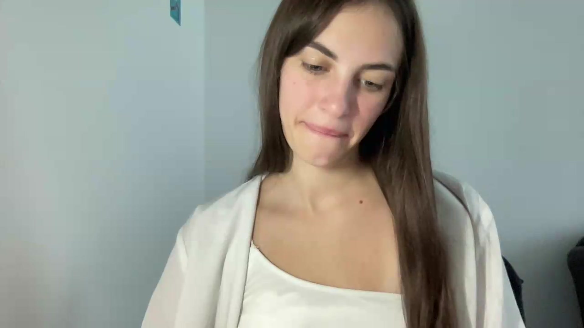 Gallery image thumbnail from Dashamoxy's myfreecams stream on, 08/27/2026, 13:32 image 12 of 20