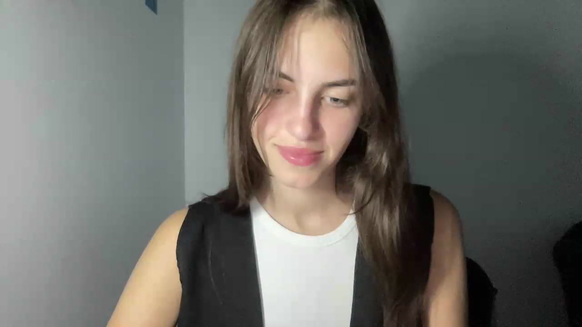 Gallery image thumbnail from Dashamoxy's myfreecams stream on, 08/28/2026, 15:36 image 9 of 20