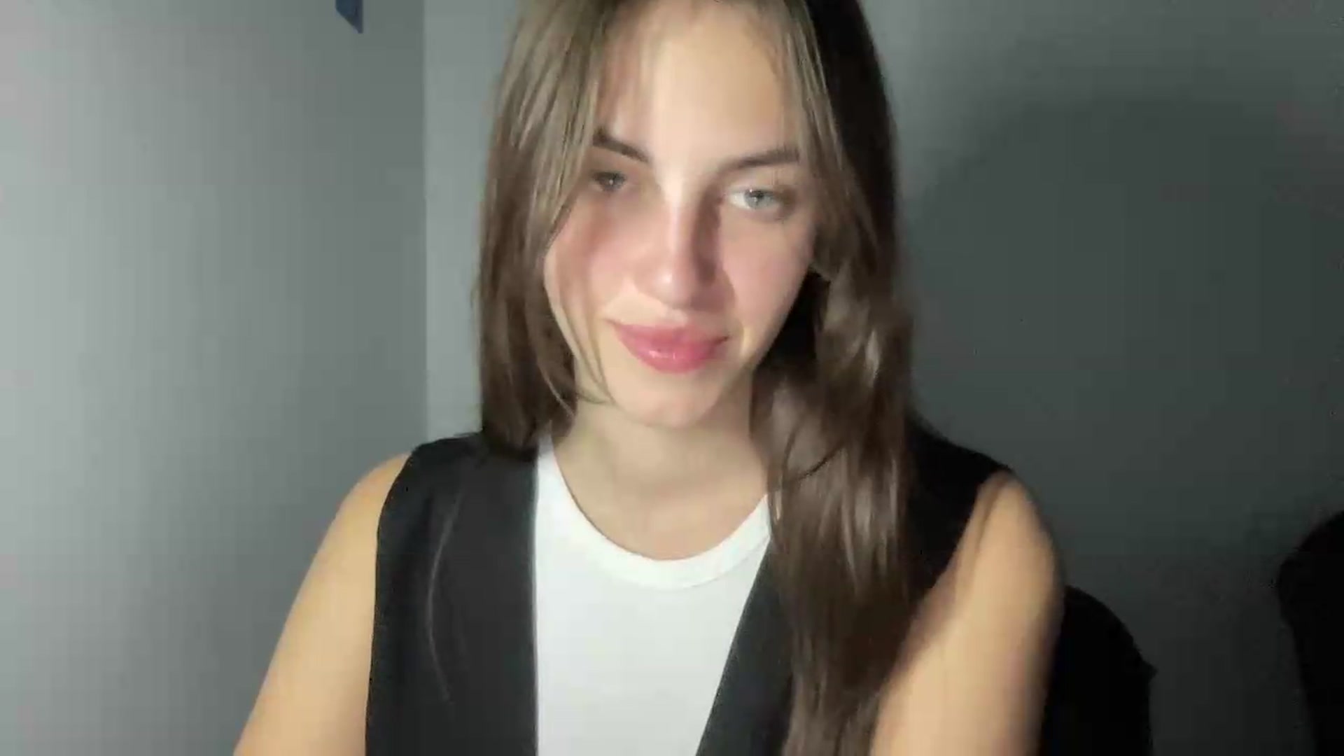 Gallery image thumbnail from Dashamoxy's myfreecams stream on, 08/28/2026, 15:36 image 5 of 20