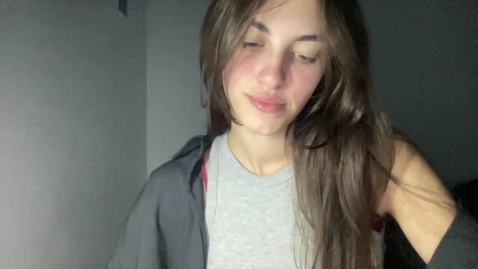 Gallery image thumbnail from Dashamoxy's myfreecams stream on, 08/29/2026, 16:03 image 2 of 20