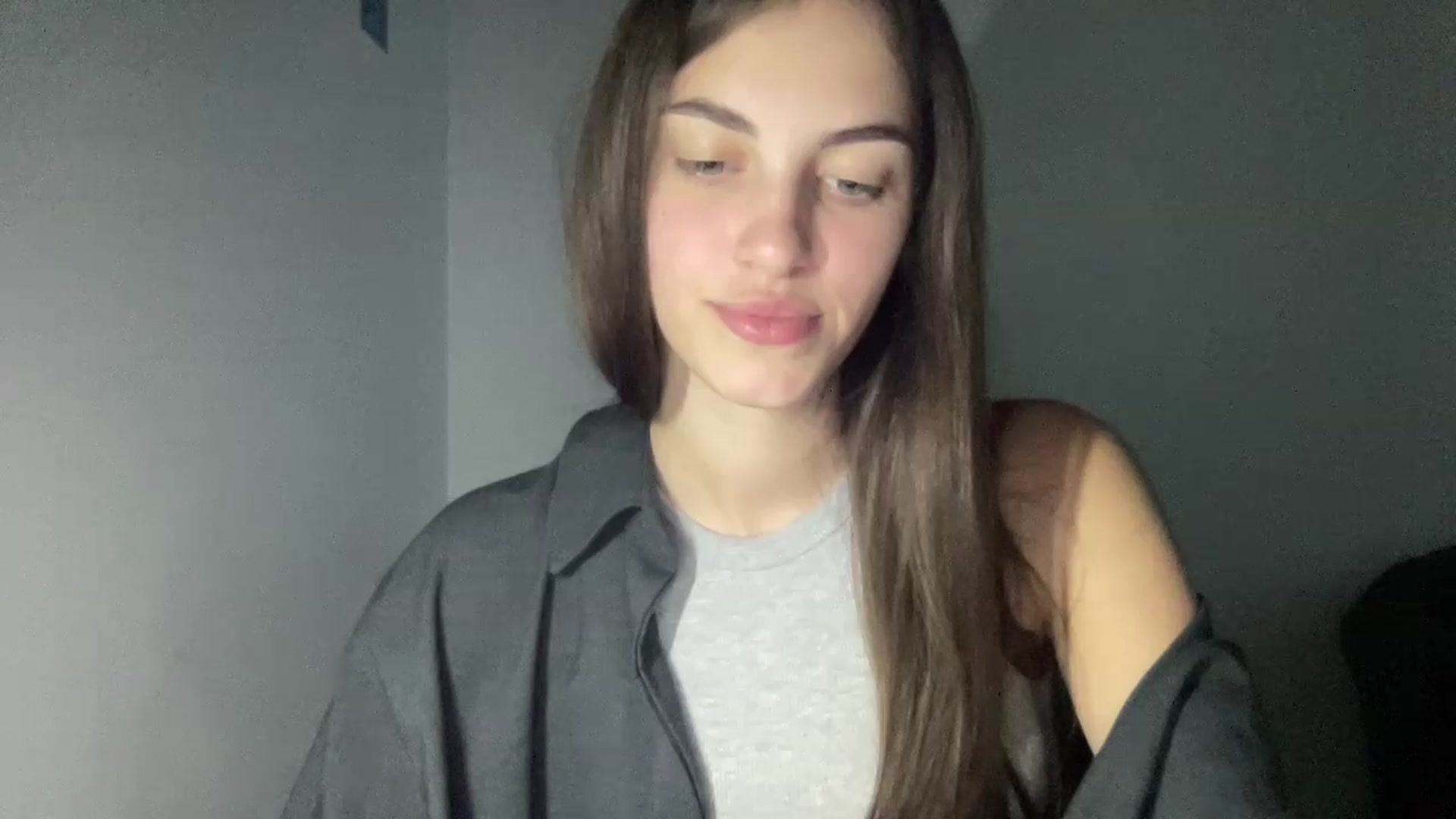 Gallery image thumbnail from Dashamoxy's myfreecams stream on, 08/29/2026, 16:03 image 8 of 20