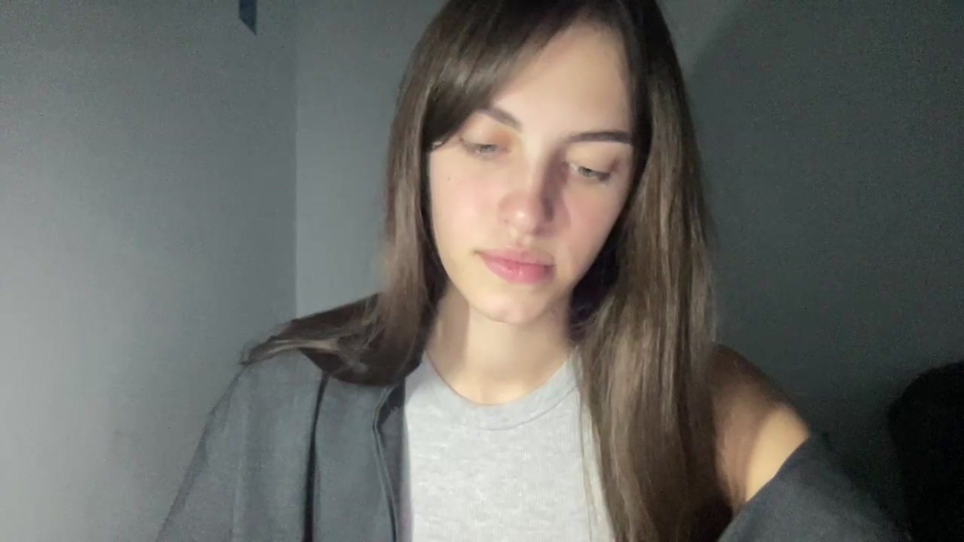 Gallery image thumbnail from Dashamoxy's myfreecams stream on, 08/29/2026, 16:03 image 11 of 20