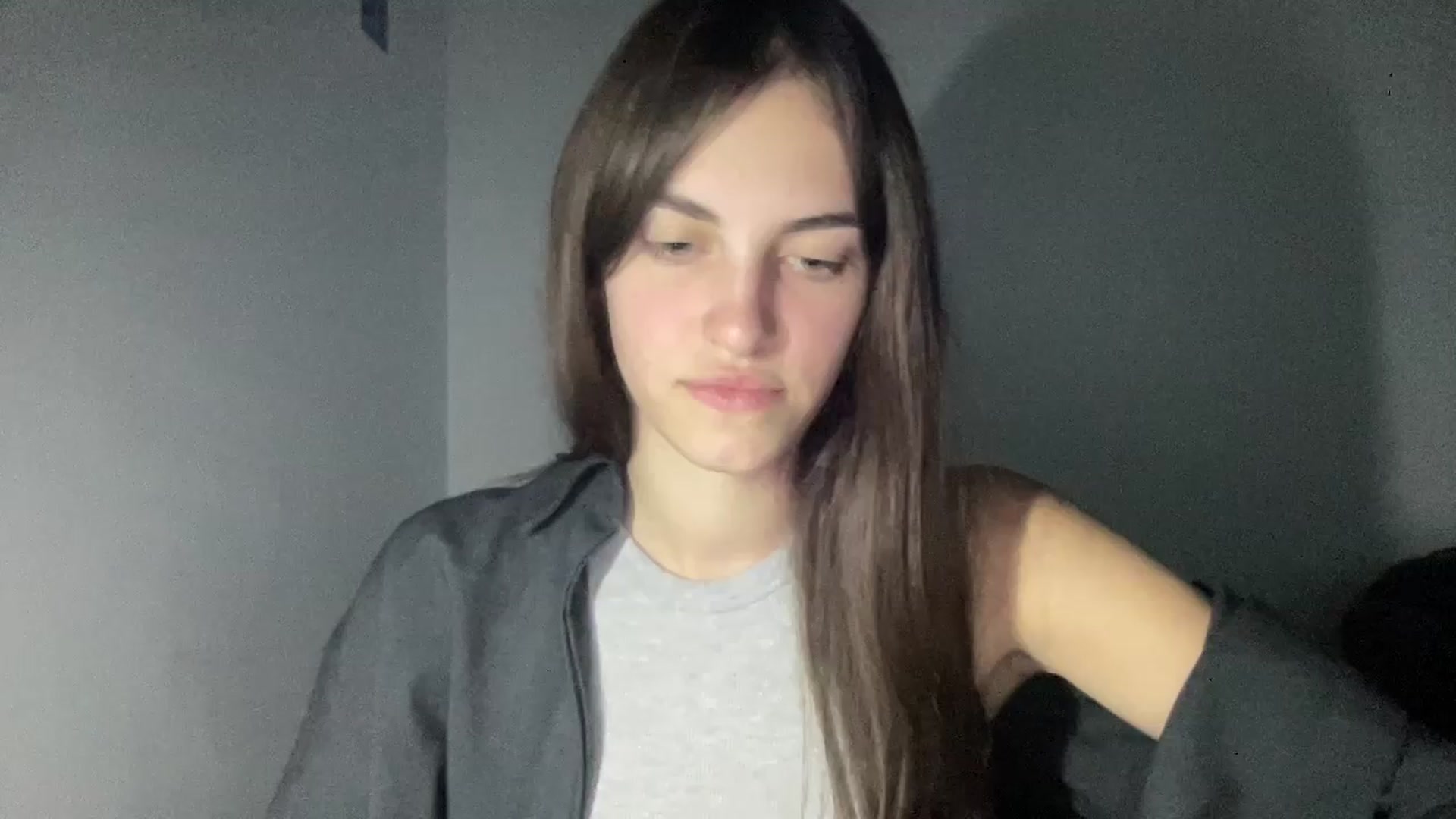 Gallery image thumbnail from Dashamoxy's myfreecams stream on, 08/29/2026, 16:03 image 16 of 20