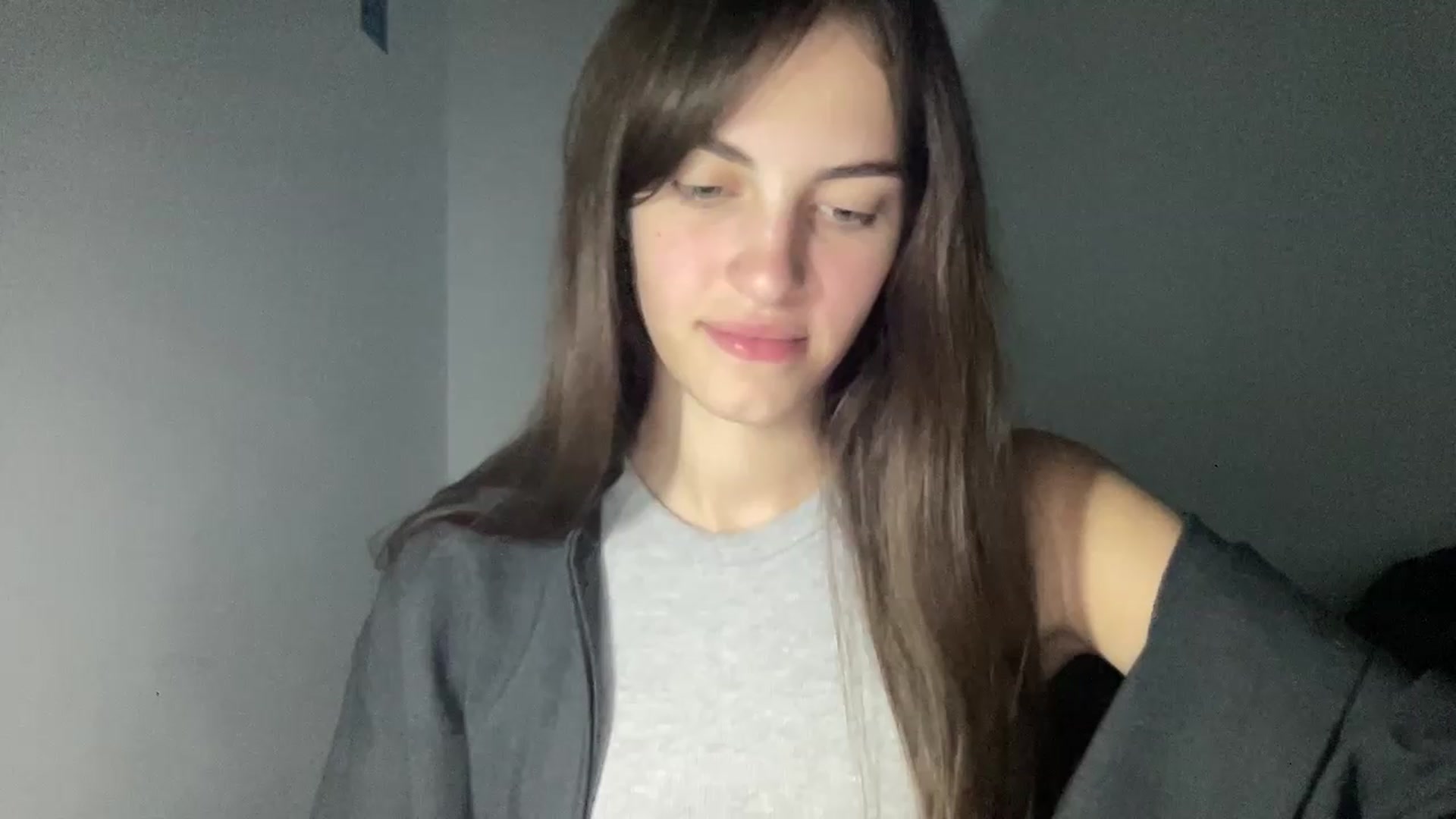 Gallery image thumbnail from Dashamoxy's myfreecams stream on, 08/29/2026, 16:03 image 13 of 20