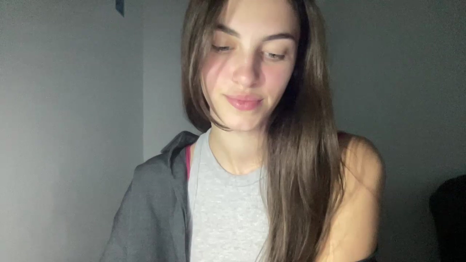 Gallery image thumbnail from Dashamoxy's myfreecams stream on, 08/29/2026, 16:03 image 6 of 20