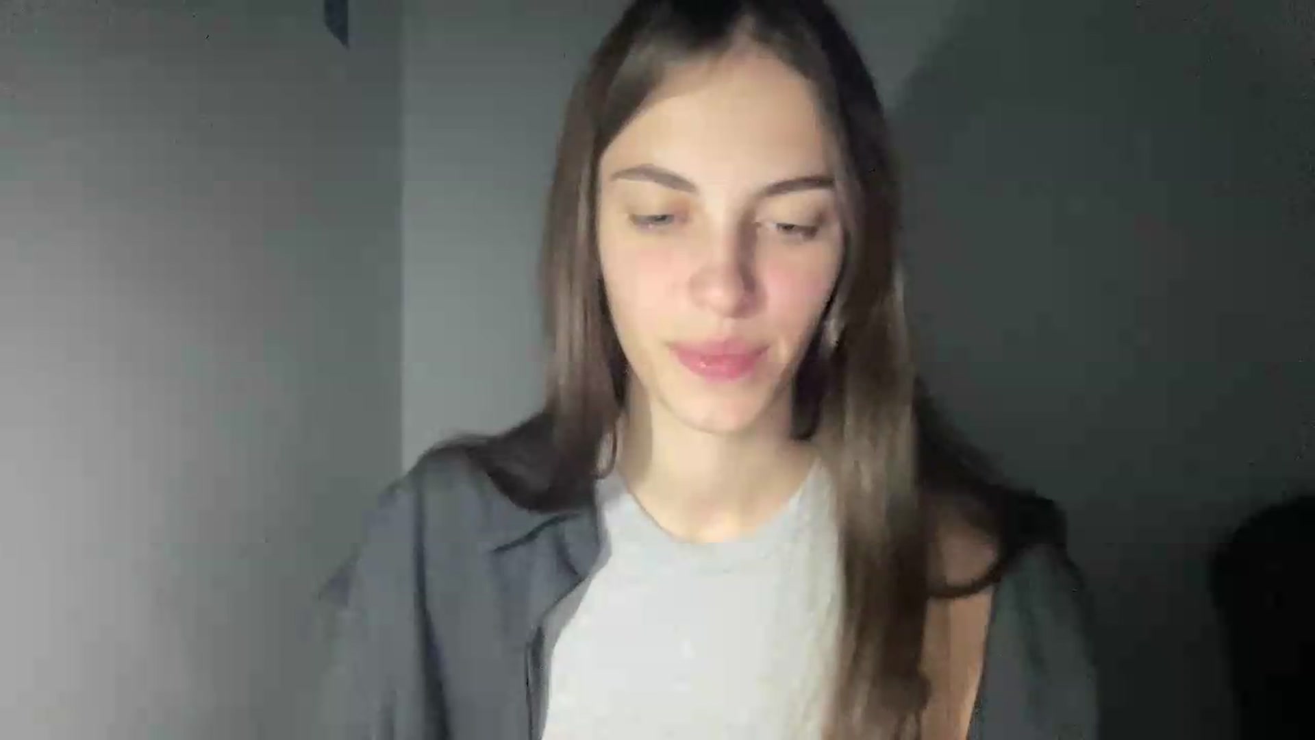 Gallery image thumbnail from Dashamoxy's myfreecams stream on, 08/29/2026, 16:29 image 4 of 20