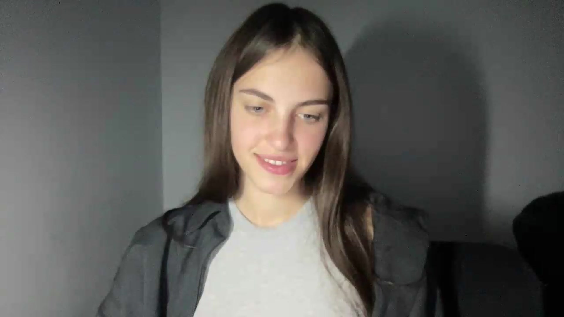 Gallery image thumbnail from Dashamoxy's myfreecams stream on, 08/29/2026, 16:29 image 19 of 20