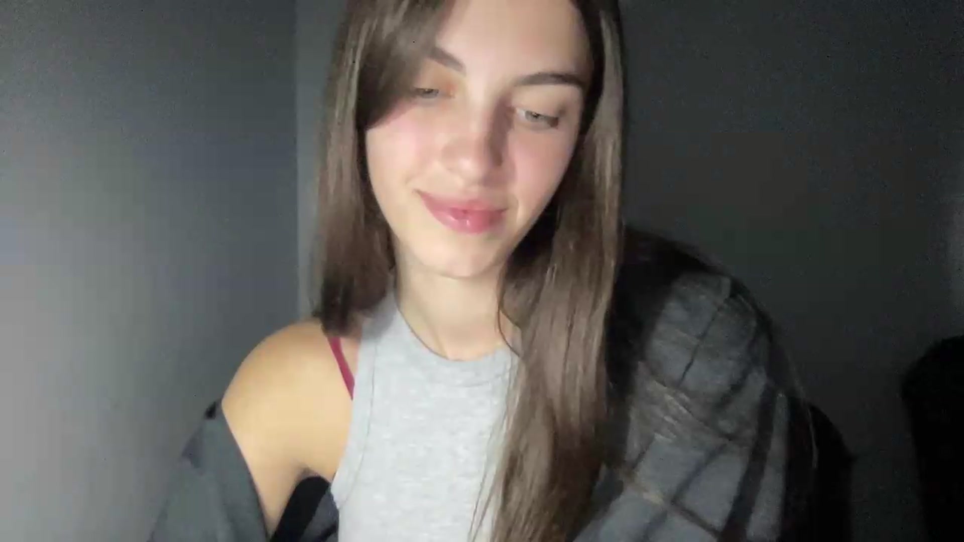 Gallery image thumbnail from Dashamoxy's myfreecams stream on, 08/29/2026, 17:27 image 7 of 20