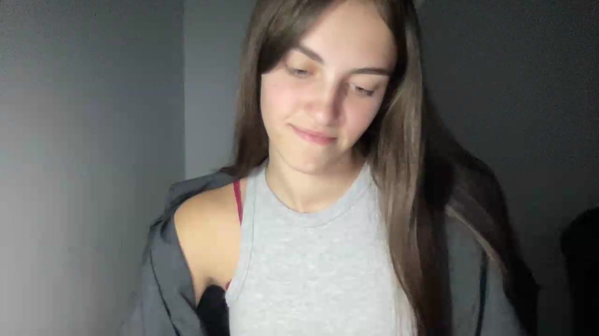 Gallery image thumbnail from Dashamoxy's myfreecams stream on, 08/29/2026, 17:27 image 4 of 20