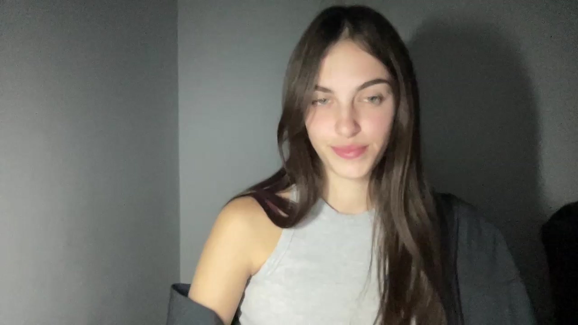 Gallery image thumbnail from Dashamoxy's myfreecams stream on, 08/29/2026, 17:27 image 14 of 20