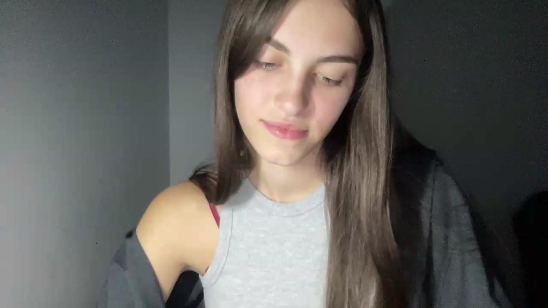 Gallery image thumbnail from Dashamoxy's myfreecams stream on, 08/29/2026, 17:27 image 8 of 20